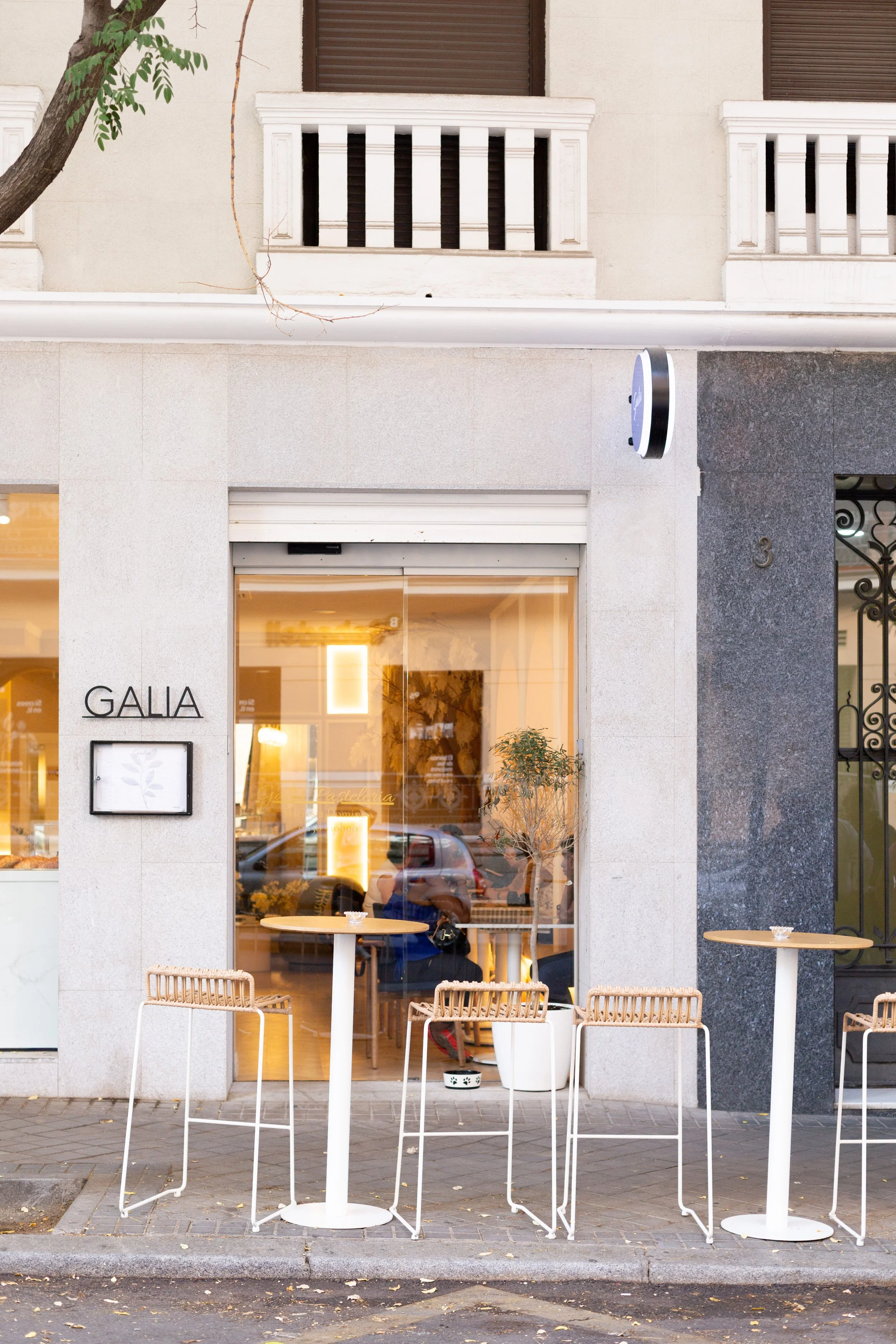 Pastelería francesa en Madrid con ambiente acogedor — Galia Pastelería.