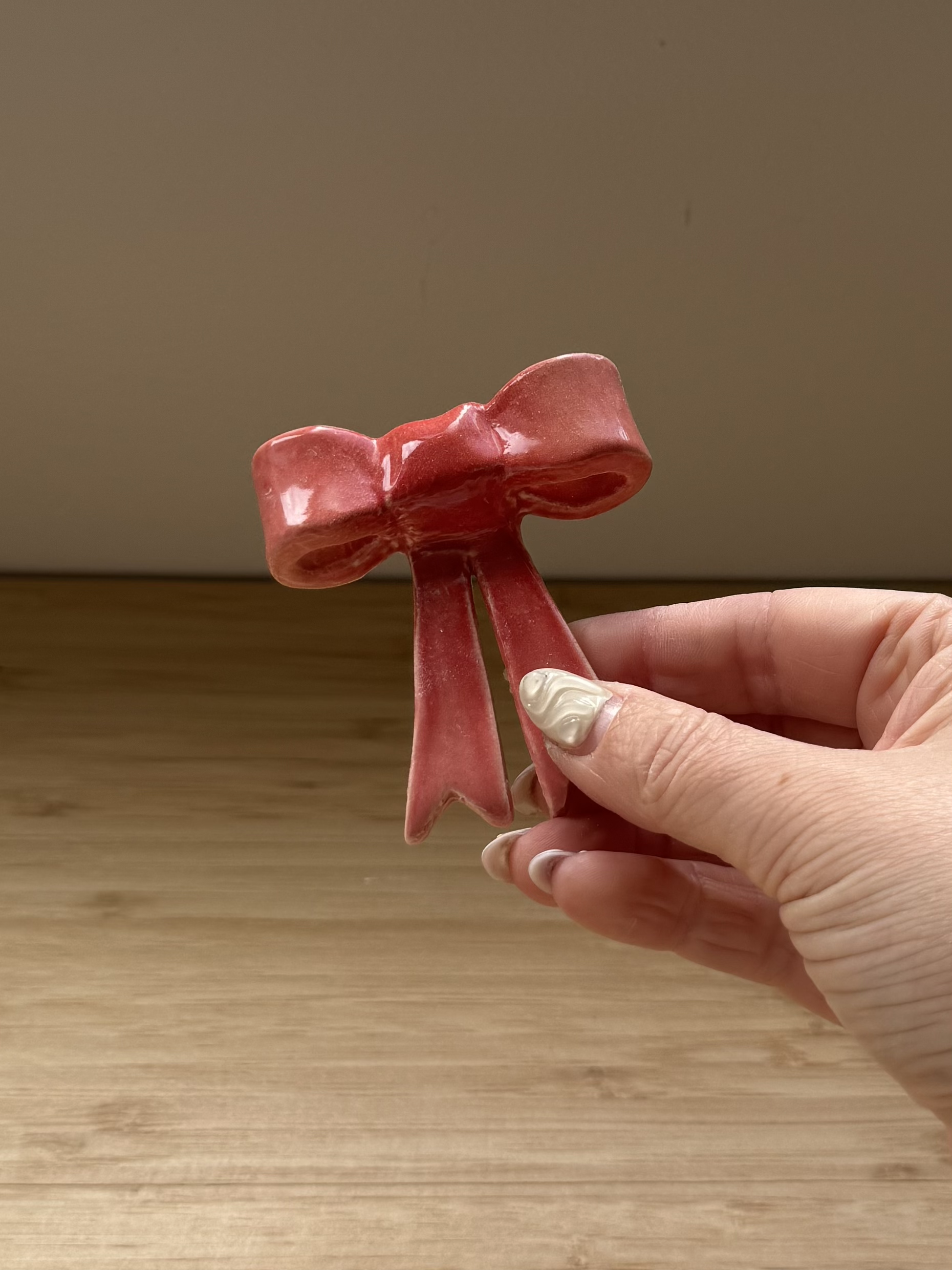 strawberry-cloud-ribbon-magnet.png