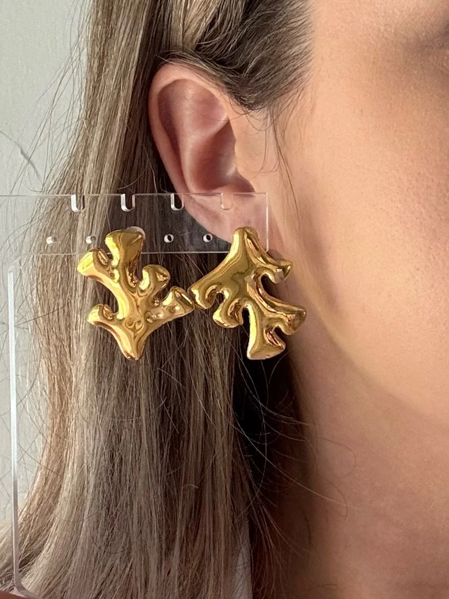 coralys-earring-emilou-ceramics.jpeg