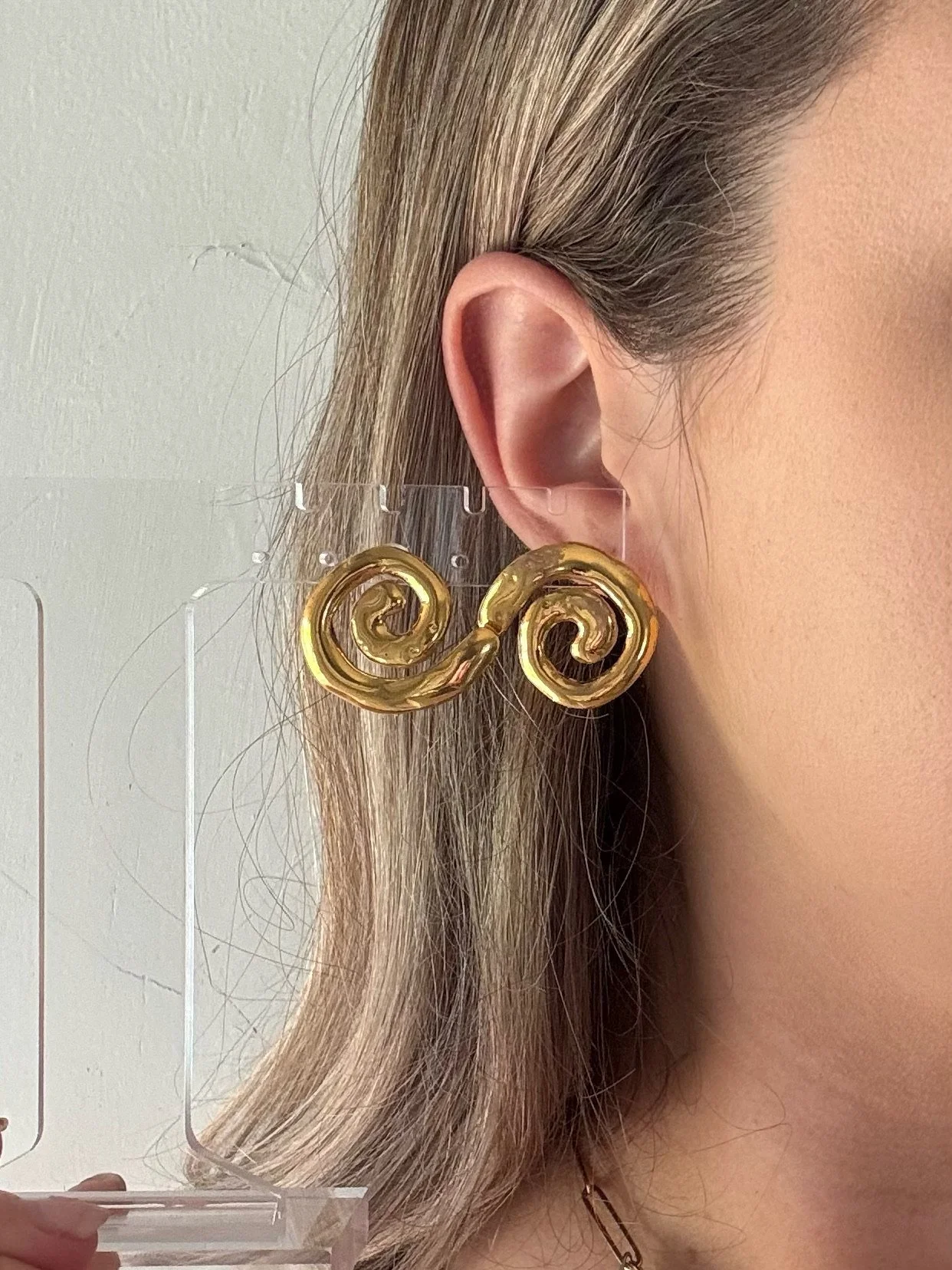 helix-earring-handmade-emilou-ceramics.jpeg