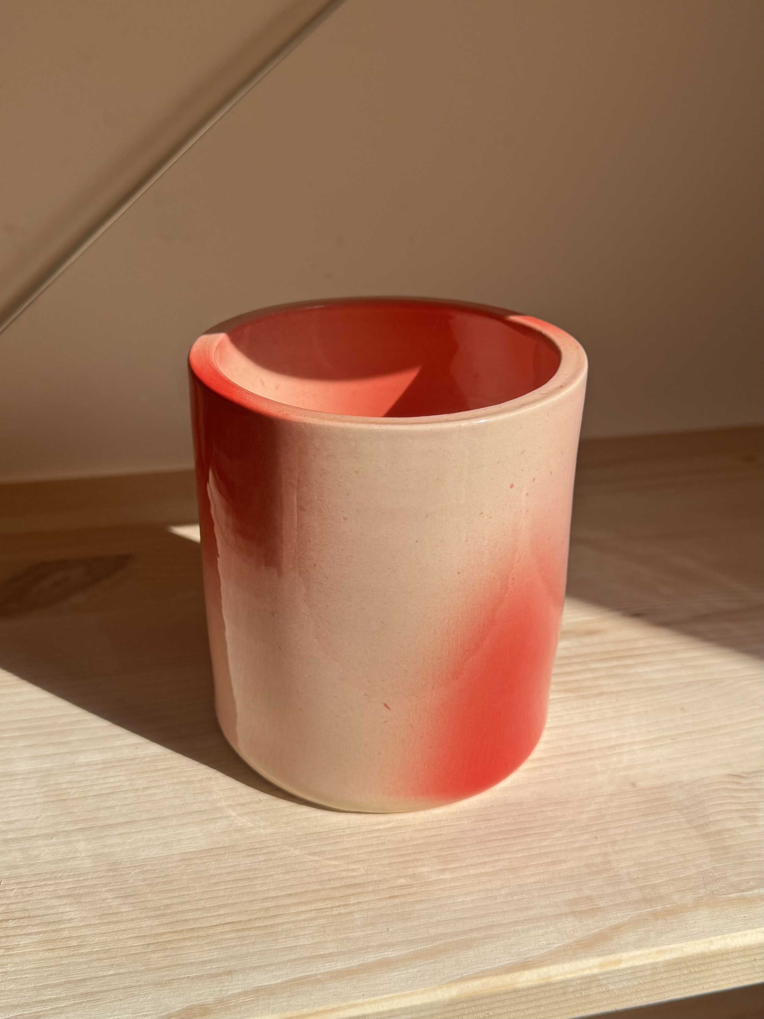strawberry-cloud-vase-emilou-ceramics.png