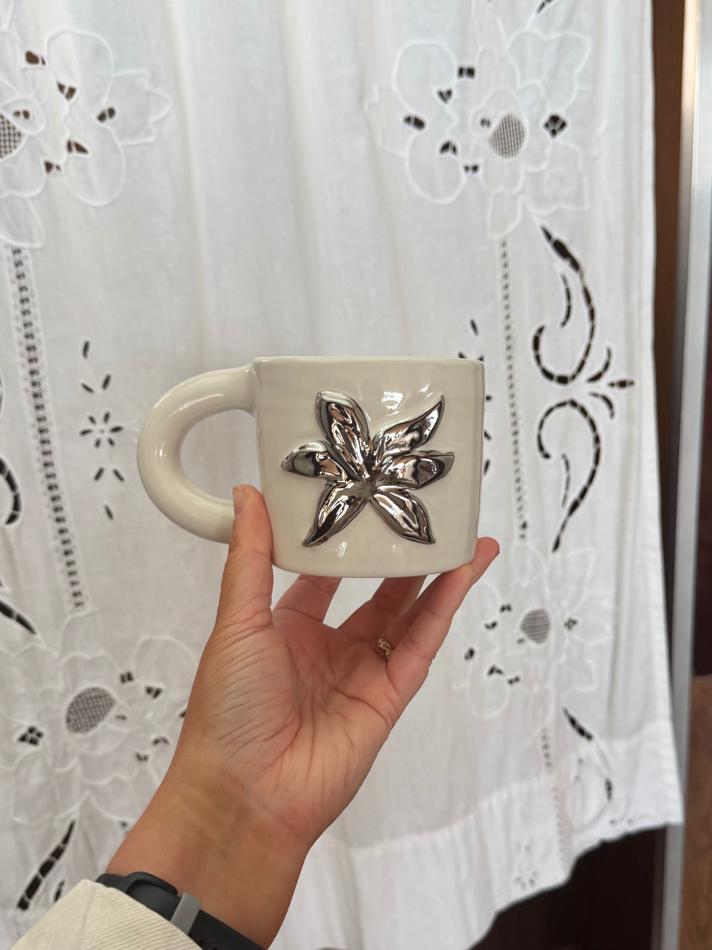 lily: chrome mug