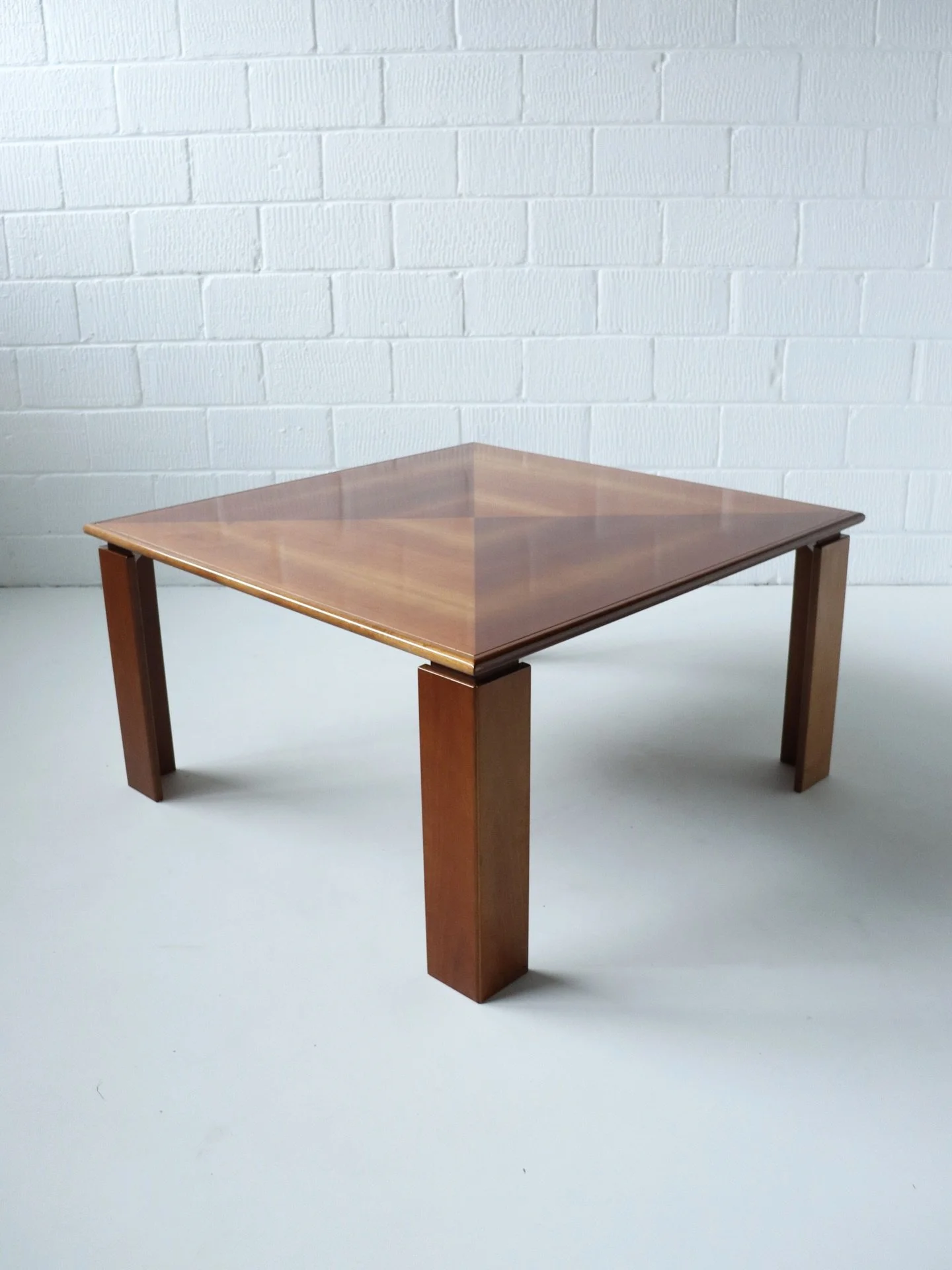 Vintage Square Dining Table with Walnut Veneer

140 x 140 x 73 cm 

DM for price and more information