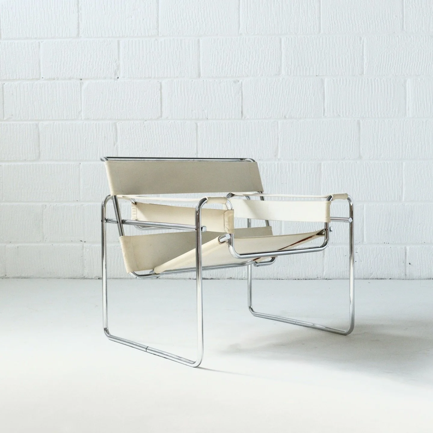 Wassily Chair by Marcel Breuer for Gavina in white canvas, 1960s

DM for price and more information