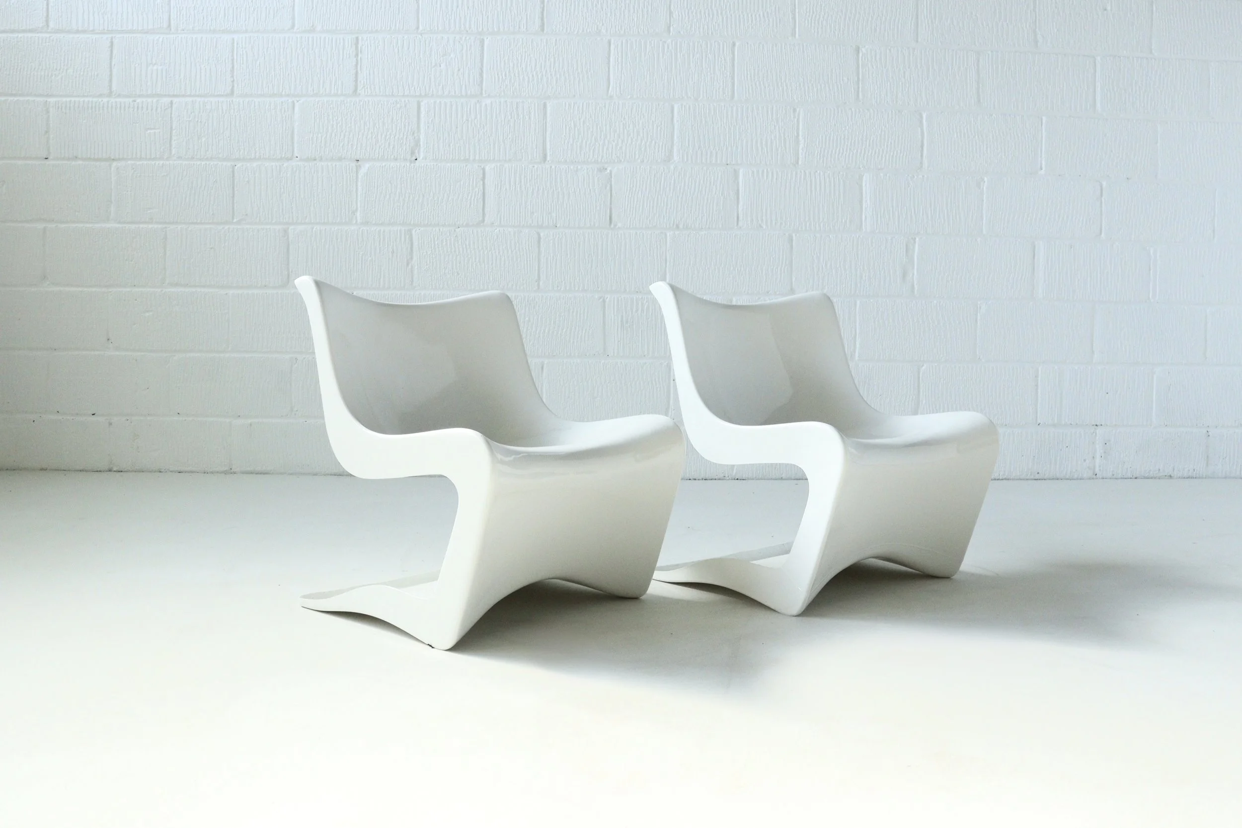 Pair of Fiberglass Cantilever Lounge Chairs Attributed to Charles Zublena, circa 1970
