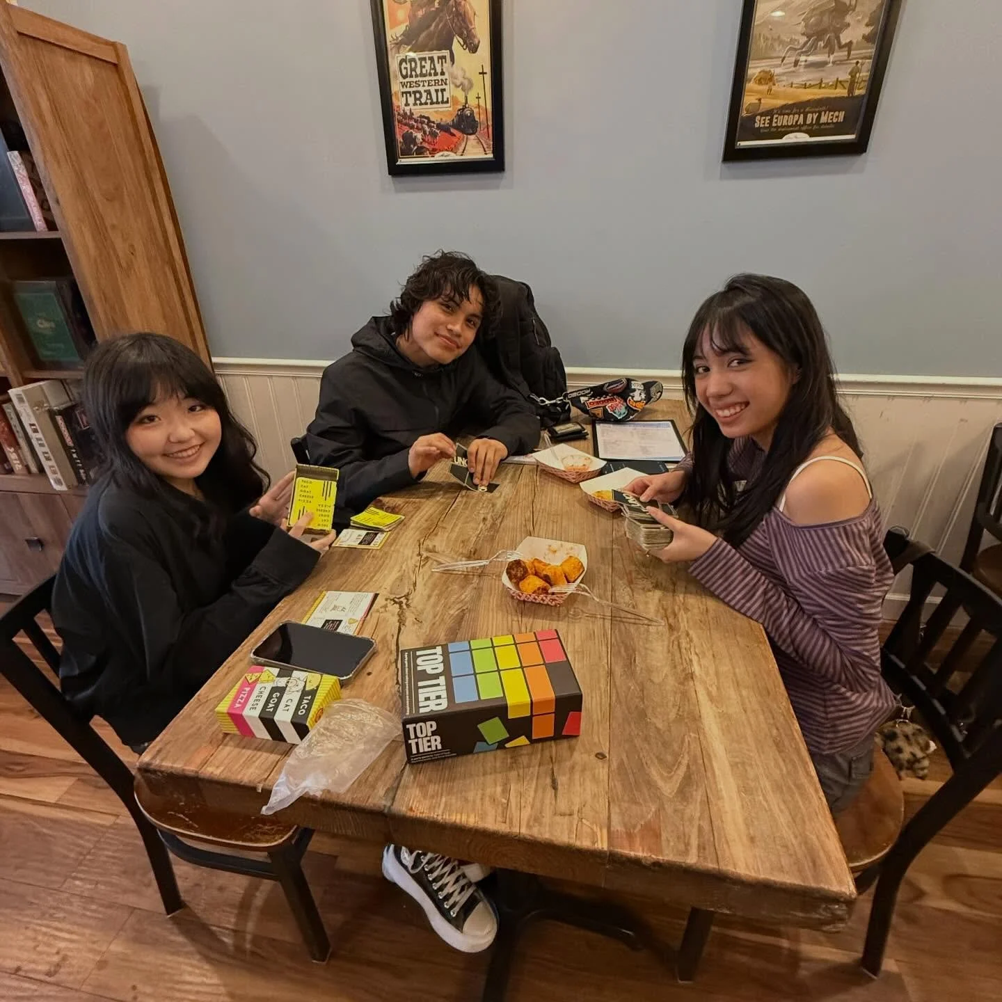 Game night every night!

#flgs #longisland #boardgames #besties