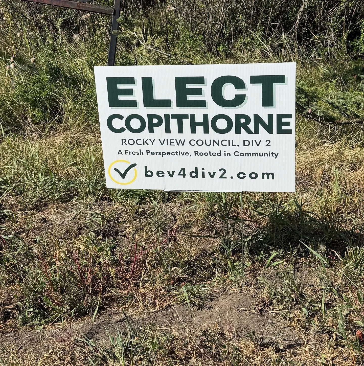 The small lawn signs are here!! So if you want one for your yard reach out! Contact@bev4div2.com. #bev4div2 #vote4bev #rockyviewcountyelection #rockyview #rootedincommunity