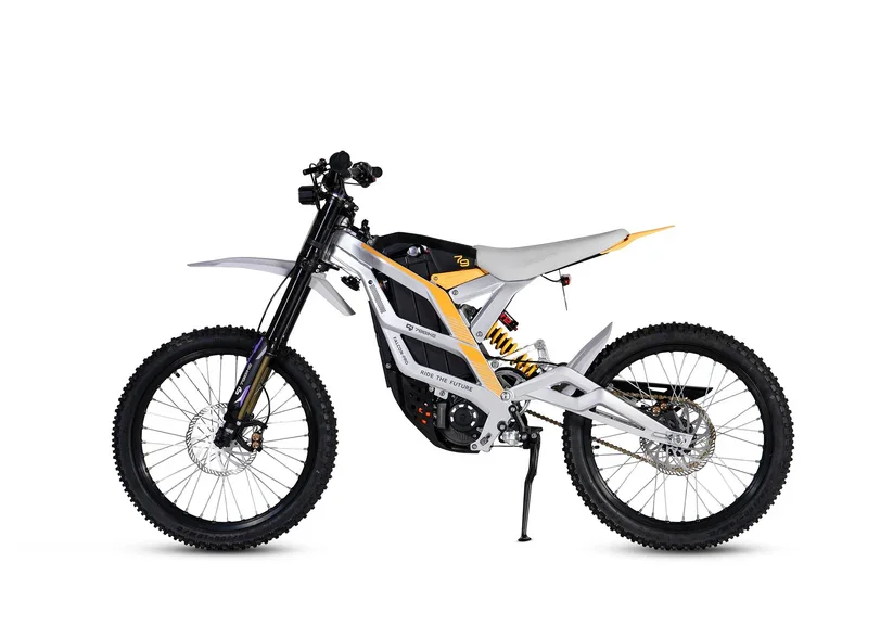 Falcon Pro white-yellow.webp