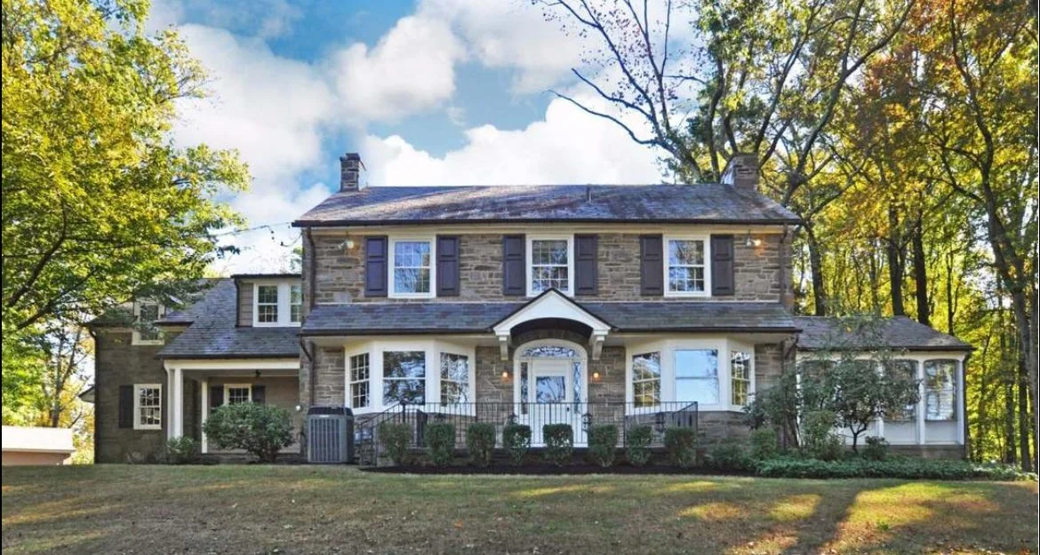 5 Reasons You Should Seriously Consider Working With a REALTOR® When You’re Buying or Selling Your Home