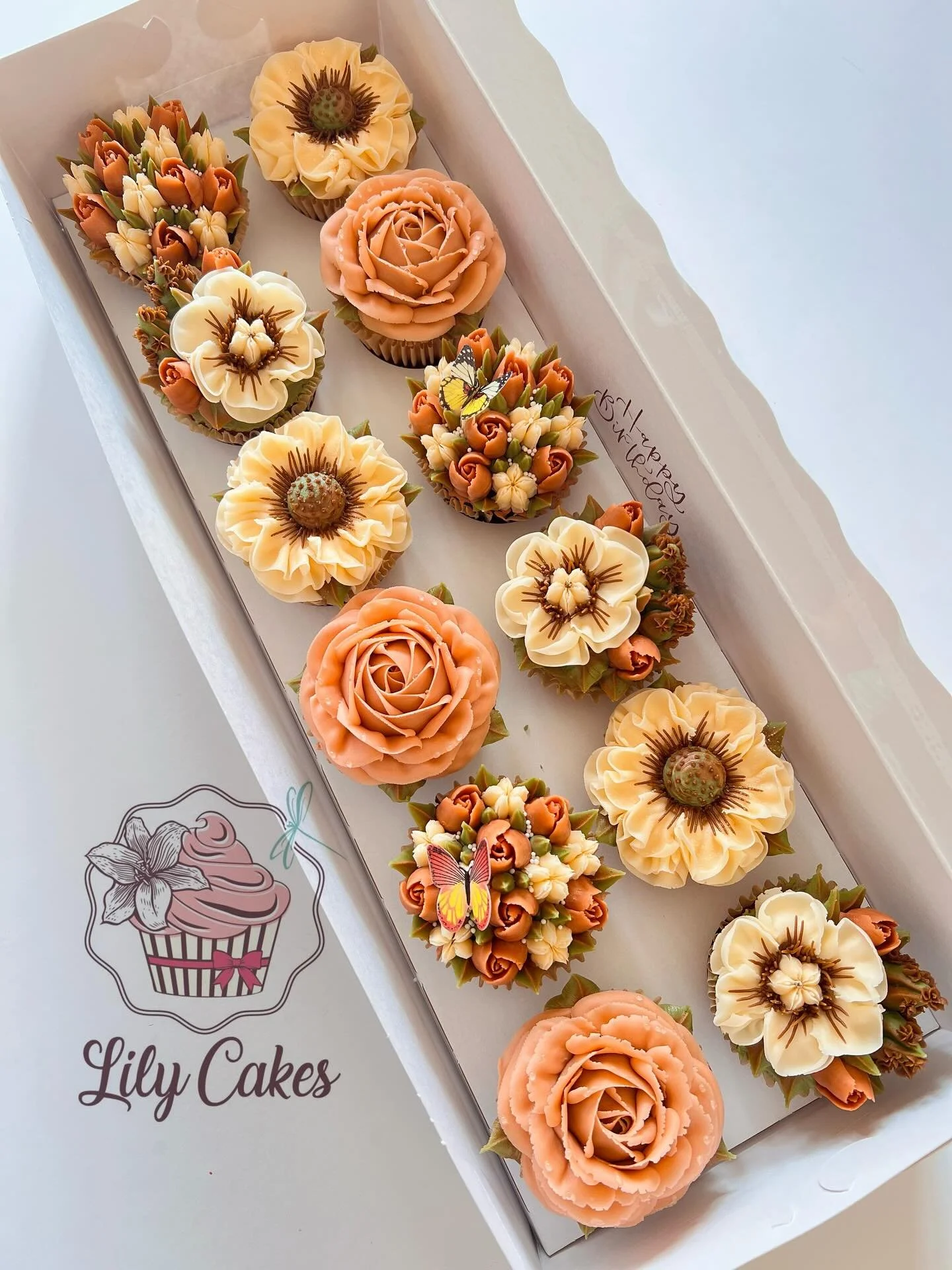 A tini bit older theme birthday party!!🤎☕️ Happy 32nd birthday!! 🥳Wonderfully fabulous!! 🤎

#lilycakestylertx #cupcakes #buttercream #floraldesign #floralcupcakes #flowercupcakes #atinibitolder