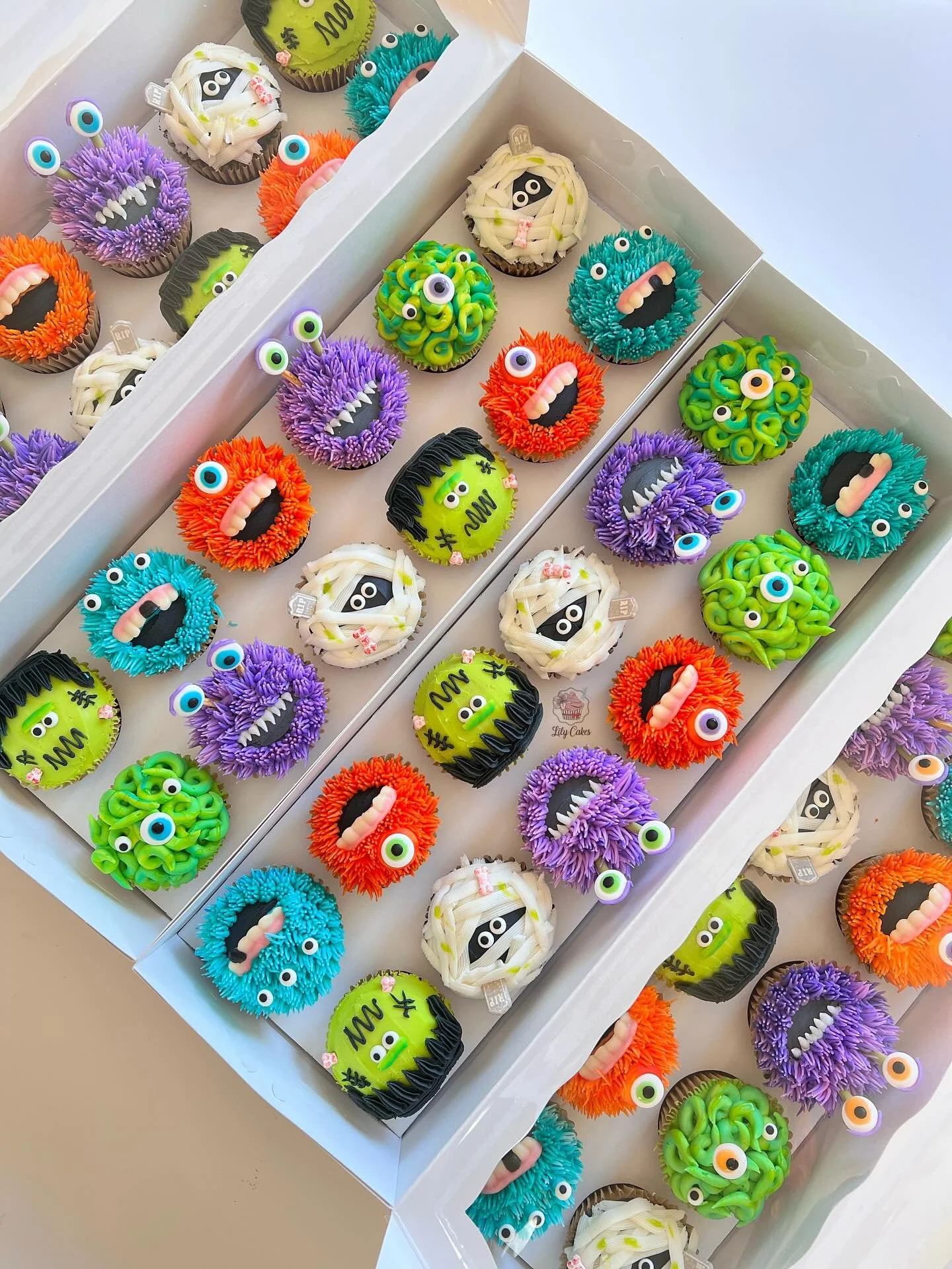 THANK YOU SO MUCH!! To everyone who ordered monster cupcakes!! I had so much fun making each one! 😆💚