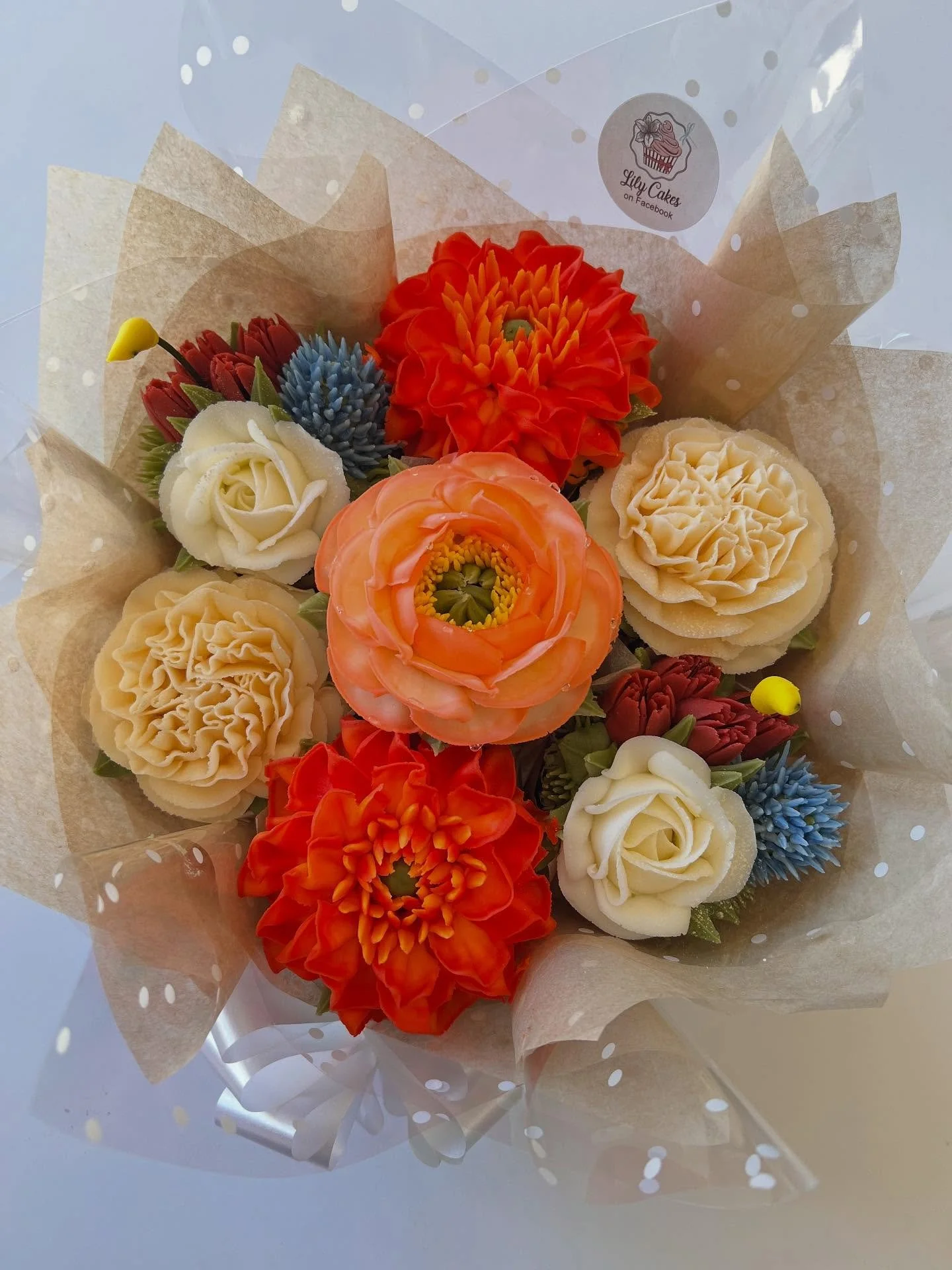 Happy Tuesday!!! &hearts;️🌺
Make sure to fill your cup with love, joy, and unique moments today!! The road may look rocky, but you can still tiptoe through it! 😉💐

#lilycakestylertx #flowers #buttercreamflowers #buttercream #cupcakes #joy #lovelif