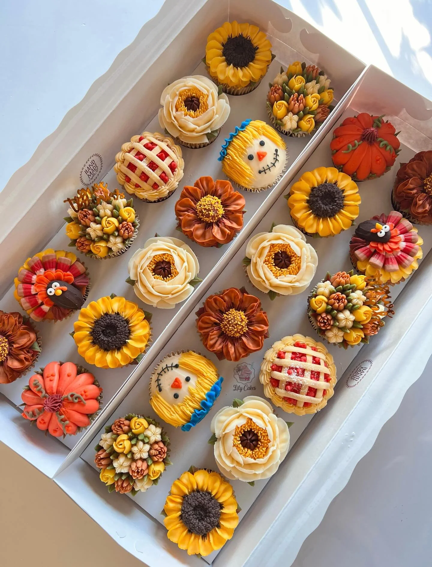So excited and delighted with our Thanksgiving boxes! 🥰🎉

I can already imagine all the fun and enjoyment in every bite!! 😁

I love knowing that each member of the family will be able to choose one from so many lovely cupcakes! 🎉🫶🏻
Beautiful fl