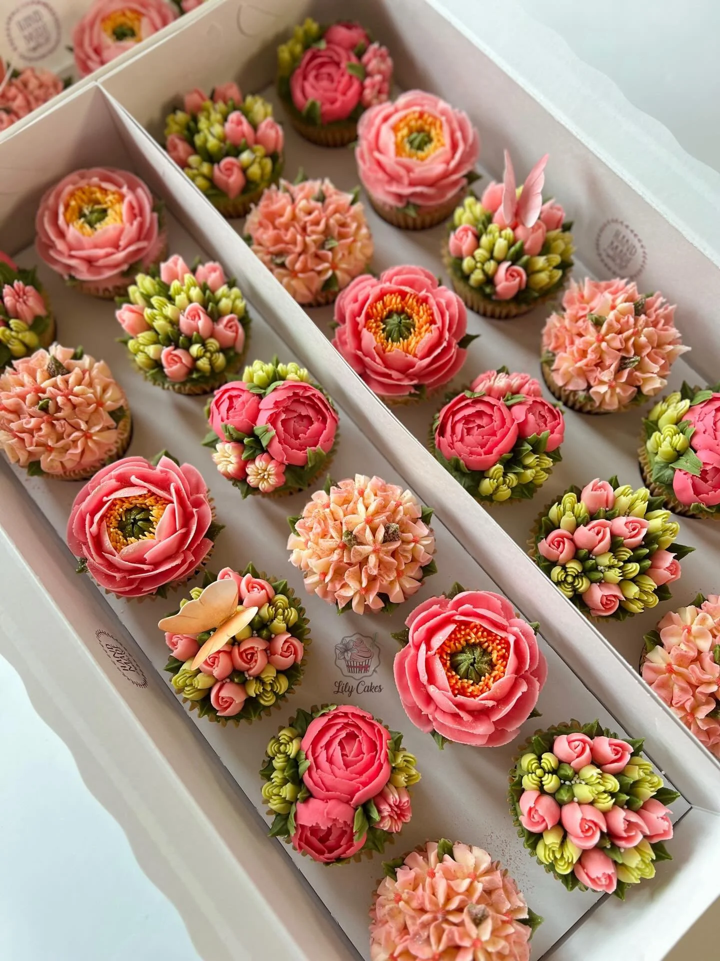 Some seasons are for blooming, others are for rooting deeper. Both are progress!! 🌸💐

#lilycakestylertx #floralcupcakes #buttercream #cupcakes #flowers