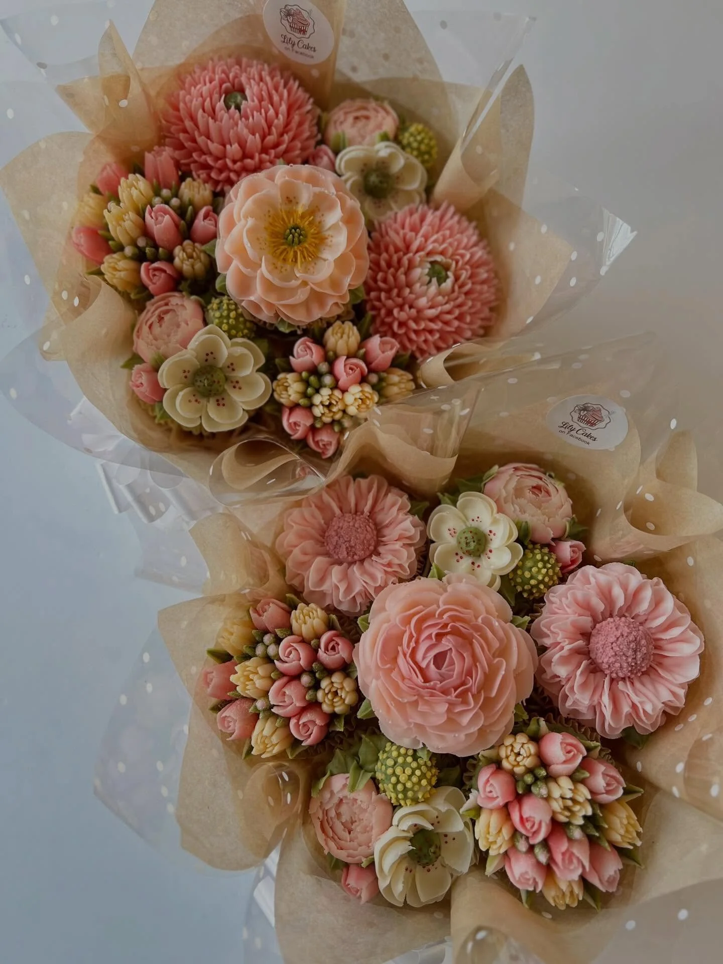 Because flowers aren&rsquo;t just a gift&hellip;
they&rsquo;re a feeling!! 🌸💖

#lilycakestylertx #buttercream #cupcakes #flowers #floralcupcakes