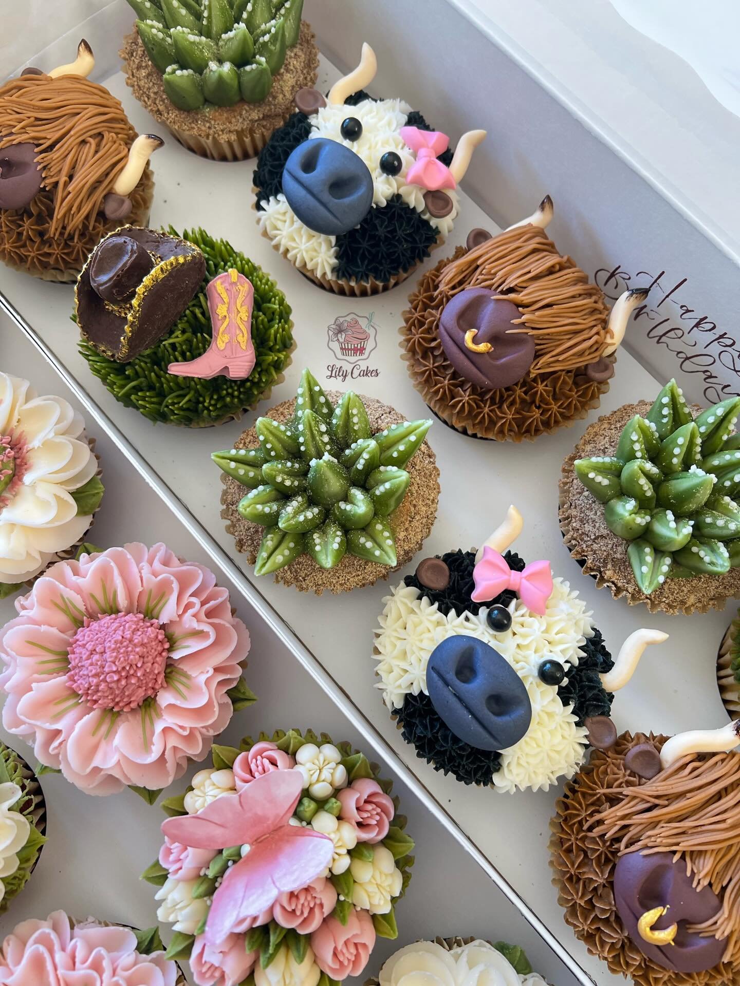 Good morning!! 😃☀️ 
It&rsquo;s a beautiful day today! 

I&rsquo;ve received many messages asking if I offer classes&mdash;either online or in person&mdash;and unfortunately, I don&rsquo;t. 

We&rsquo;ve also made a few adjustments regarding our succ