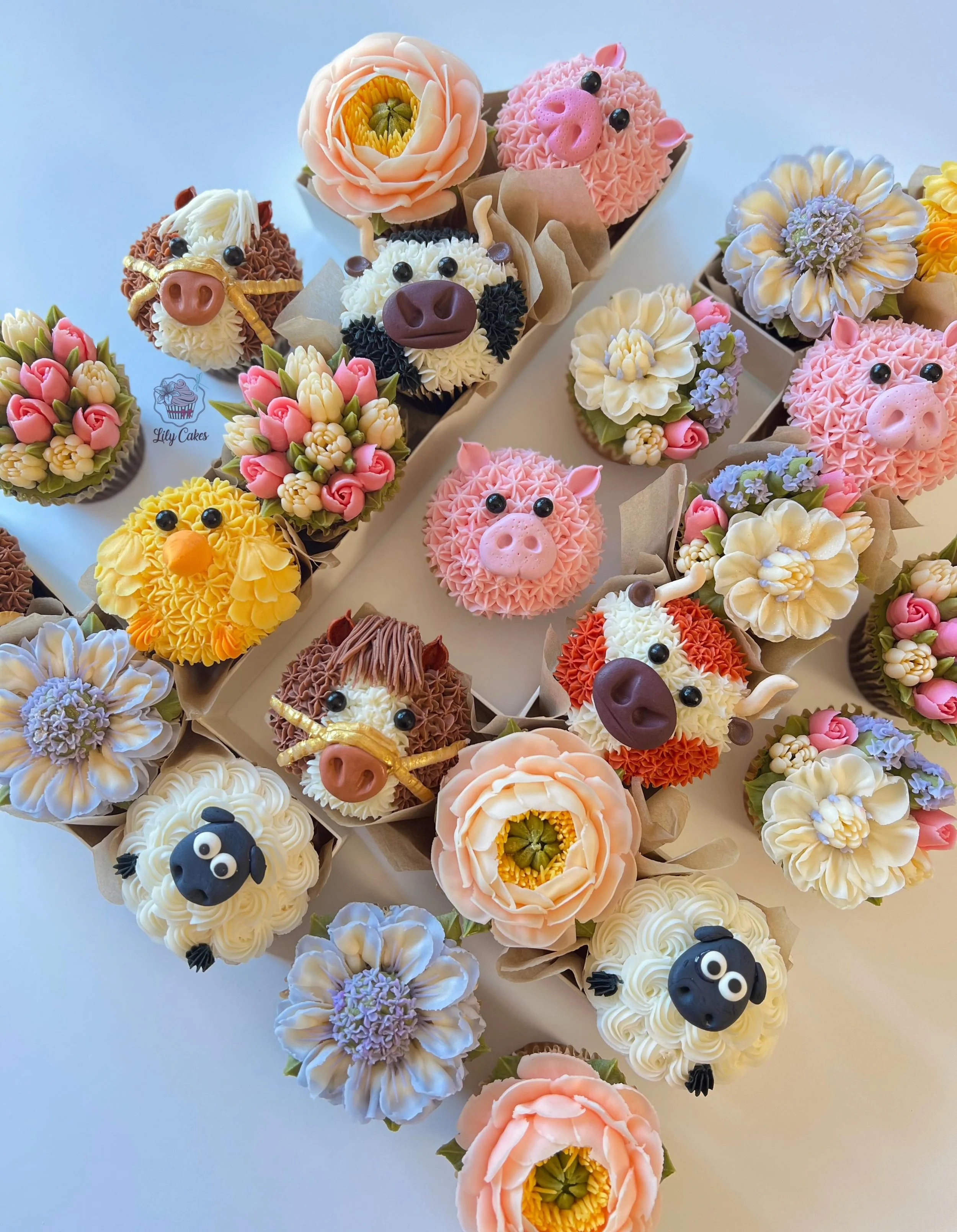 Some cute little rascals among the flowers!! Happy 11th birthday to a sweet young lady!May your day be fantastic! Blessings 💛🌷

🐮🌸🐴🌼🐑🌺🐥🌷🐮🌼🐴🌺🐥🌸🐮🌷

#lilycakestylertx #cupcakes #buttercream #floralcupcakes #animalcupcakes