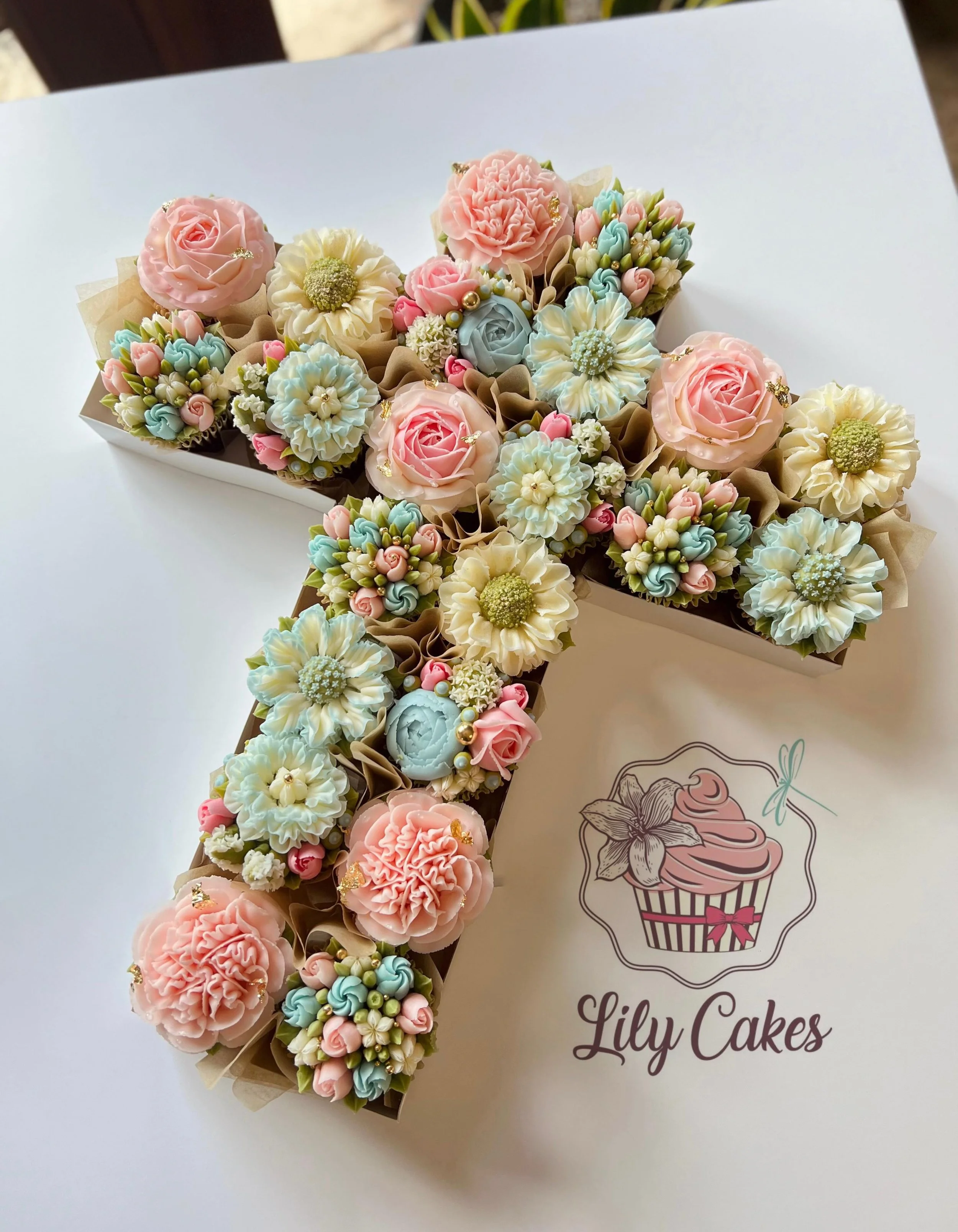 Beautiful cross for a baptism celebration!✝️🙌🏻🌸🦋Thank you so much for this lovely order. 

I have been crucified with Christ and I no longer live, but Christ lives in me. The life I now live in the body, I live by faith in the Son of God, who lov