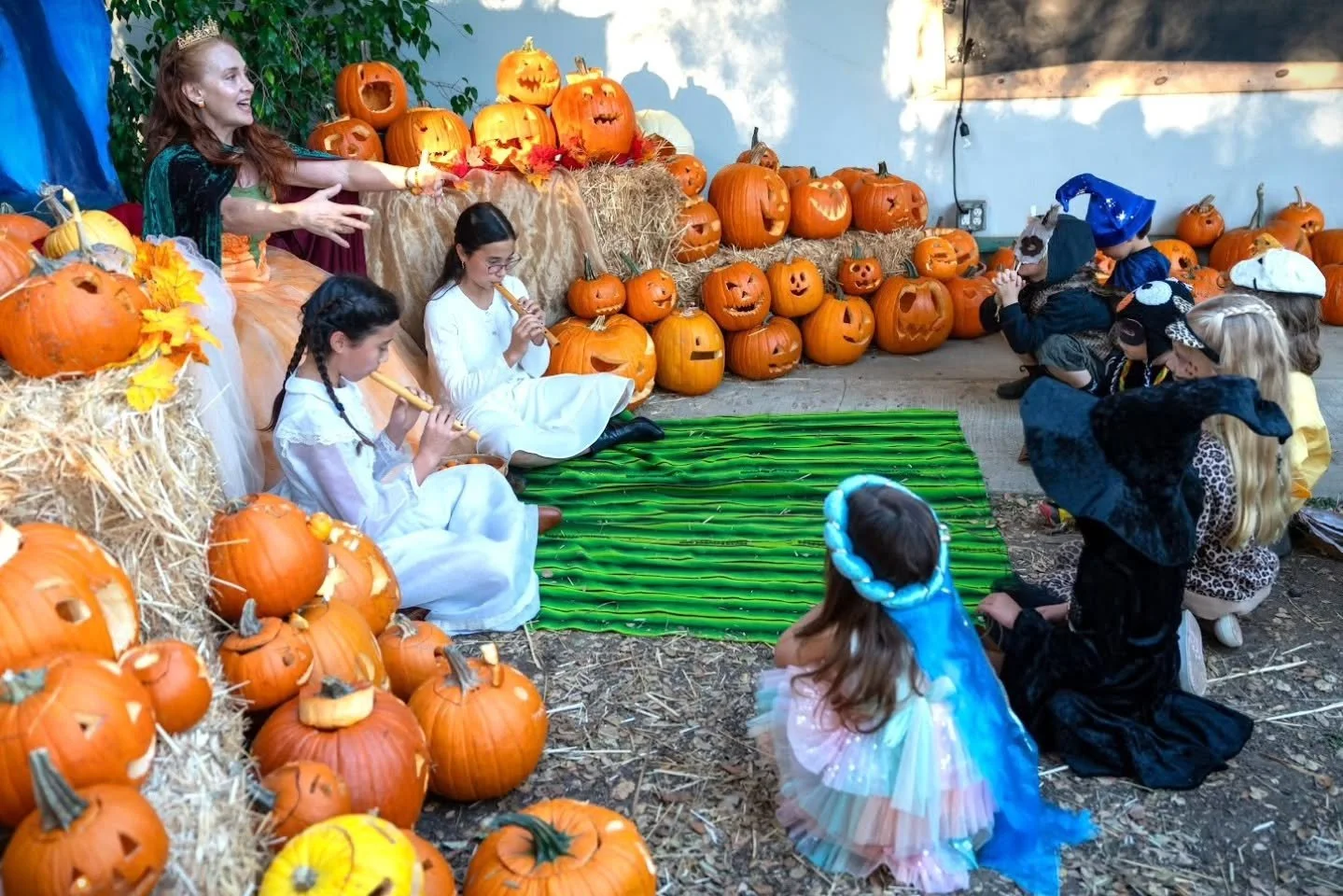 Children and families were magically transported through imagination-laden vignettes to faraway lands at our beloved Halloween Journey. From otherworldly beings of the air and sea, to faithful storytellers, Snow and Pumpkin Queens, dwarves mining for