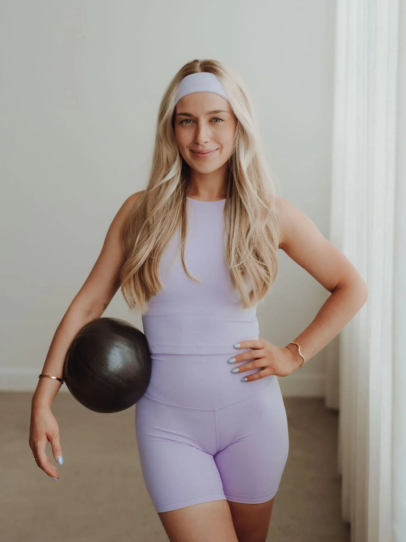 PR&Eacute;-LANCEMENT demain ~ 1er f&eacute;vrier &agrave; 18h ! 

Inscris-toi &agrave; l&rsquo;infolettre pour recevoir en exclusivit&eacute; l&rsquo;acc&egrave;s au site web et d&eacute;couvrir ta halte en ligne ♡

Le lien est dans ma bio 💌