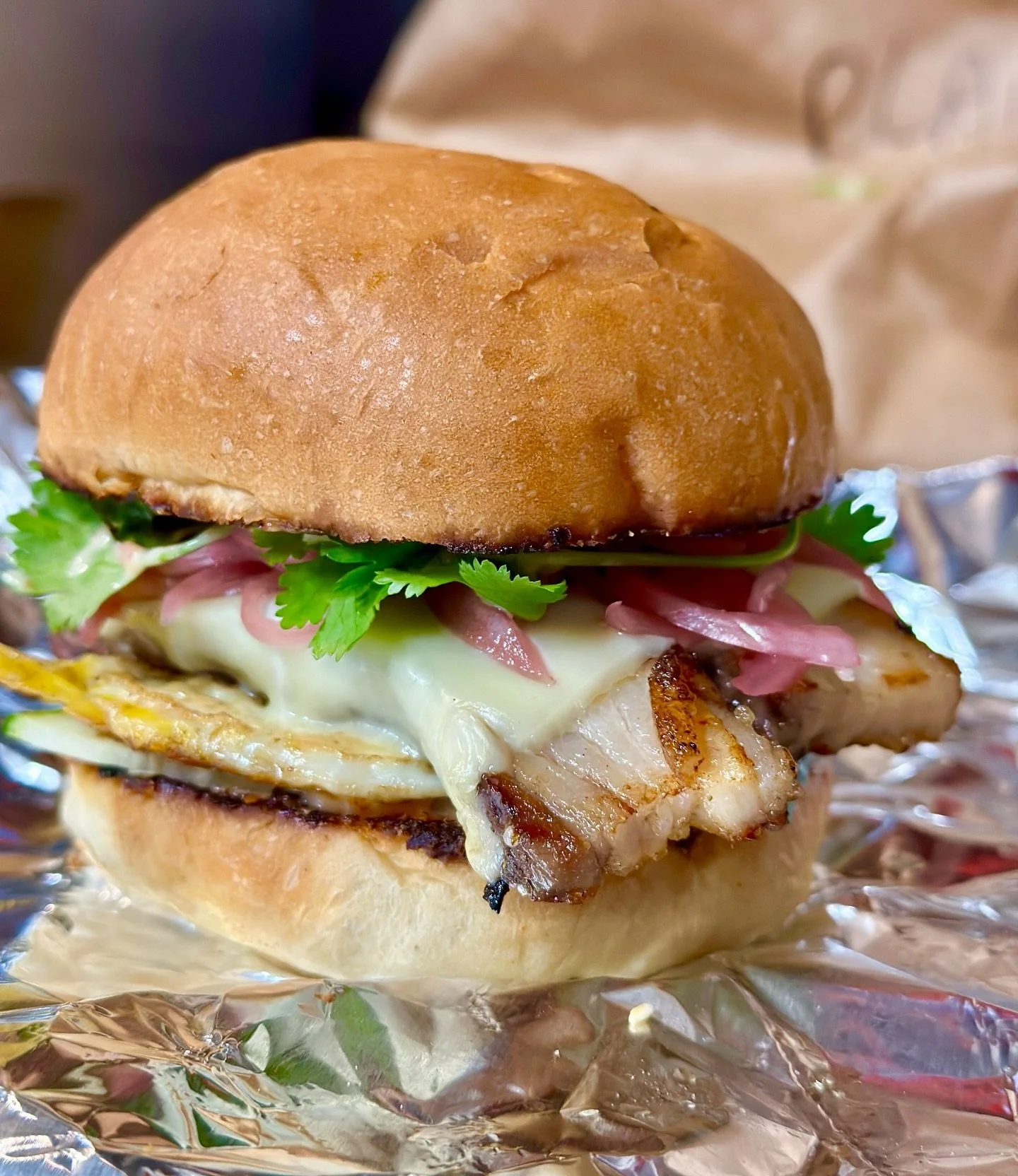 😃⚡️Breakfast all day⚡️Pork belly all day⚡️😃

The Belly Up - seared pork belly, fried egg, sweet chili mayo, American, cucumber, cilantro herb mix, and pickled red onions on a @stewartsbakeryvt brioche roll. 

☎️802-864-1754☎️
