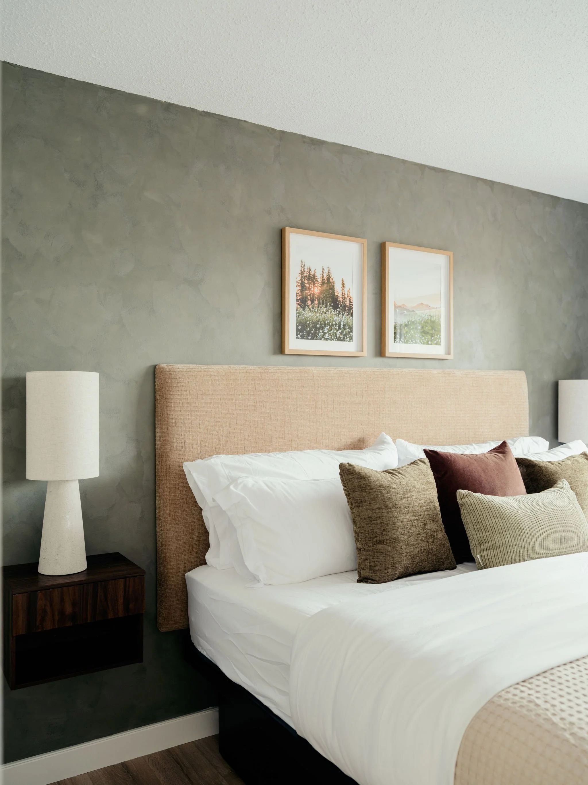 Evergreen Chateau - Juniper Room  