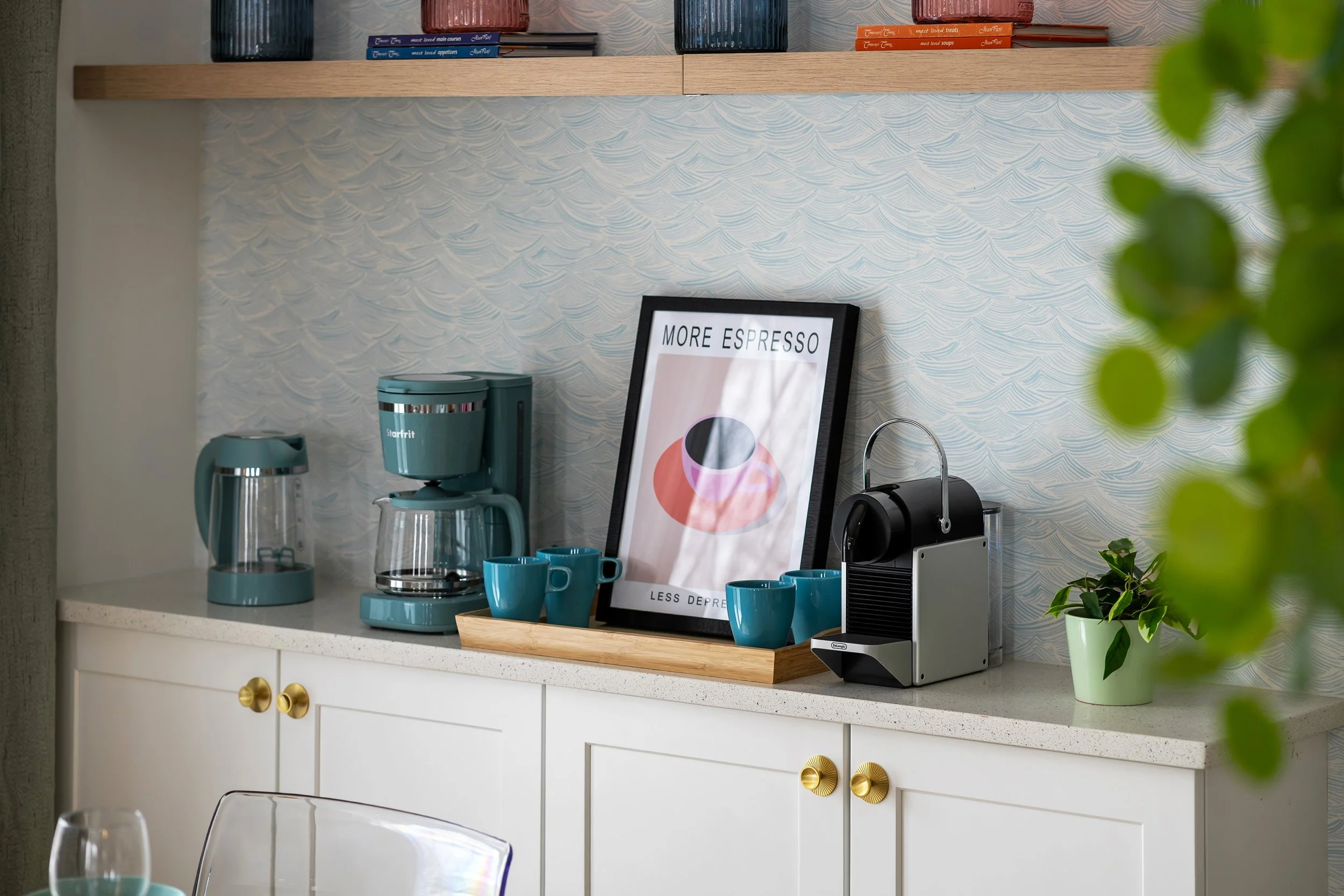 The Retro Pool Club Airbnb - Coffee bar