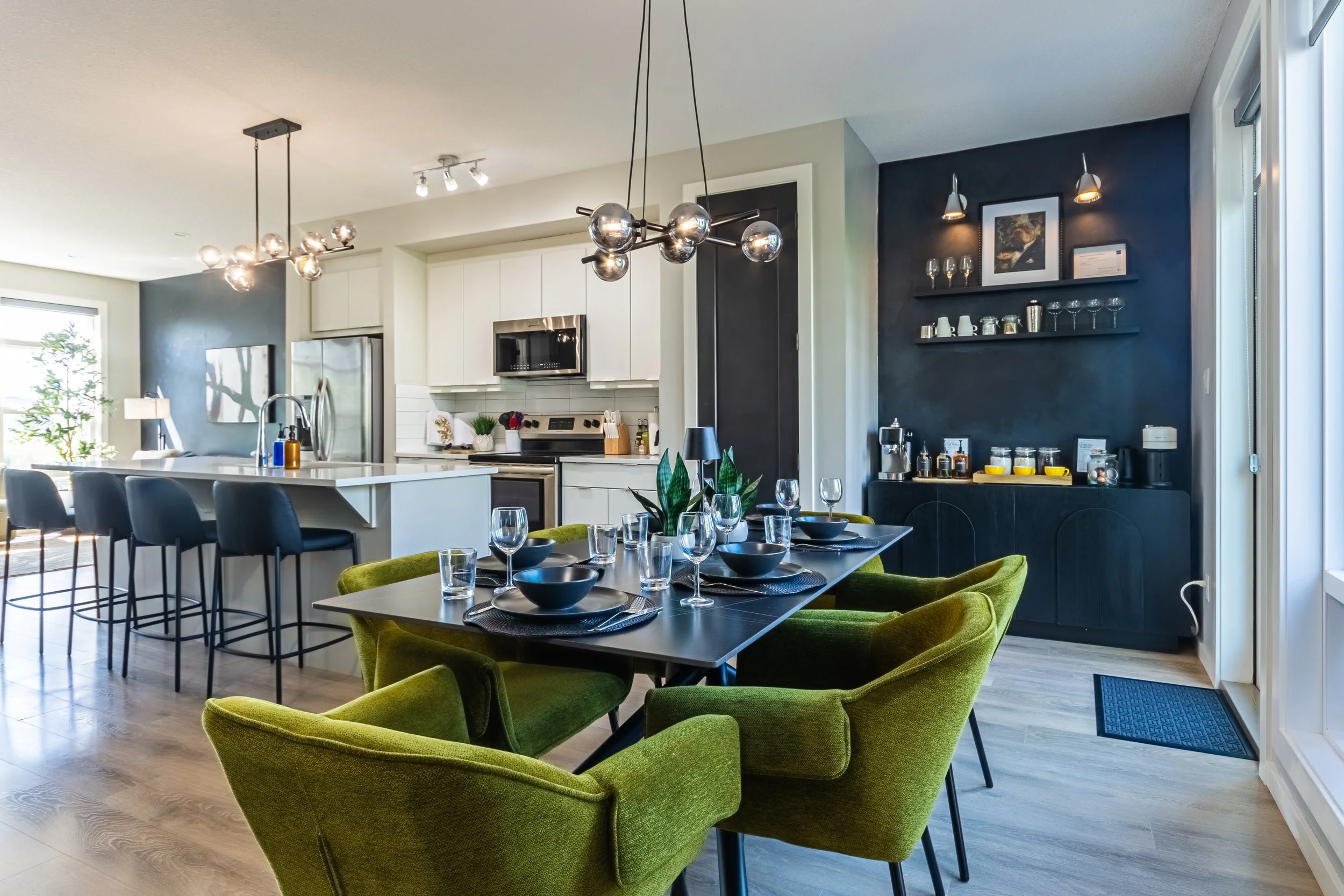 Noir Boutique Stay airbnb - Dining Area