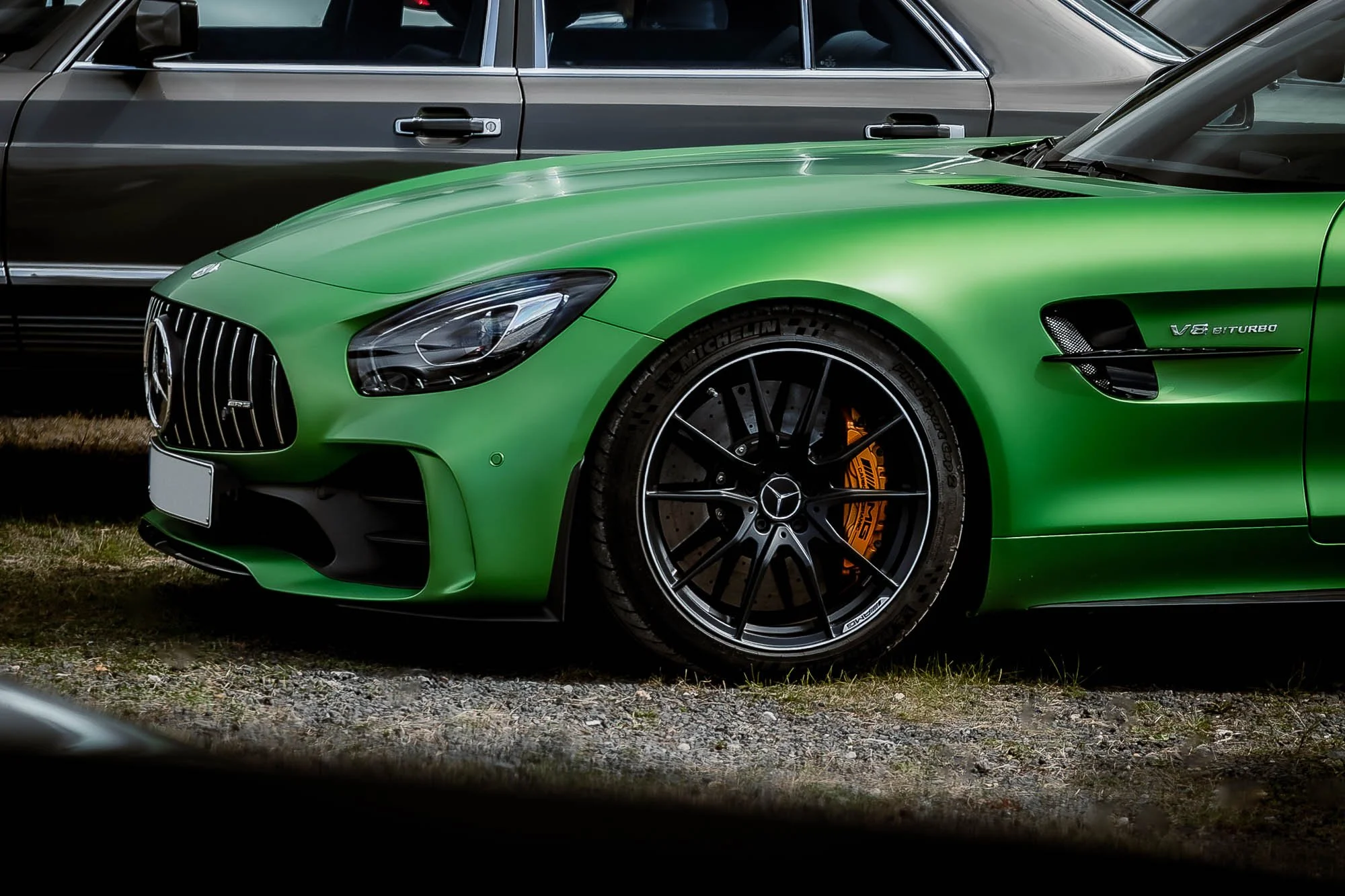 mercedes-benz-c190-amg-gtr-coupe-green-hell-magno-matte-seite.jpg