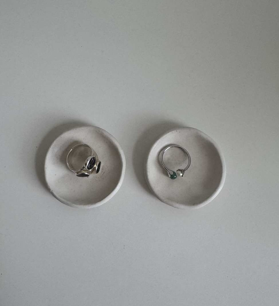 White Ring Tray Set