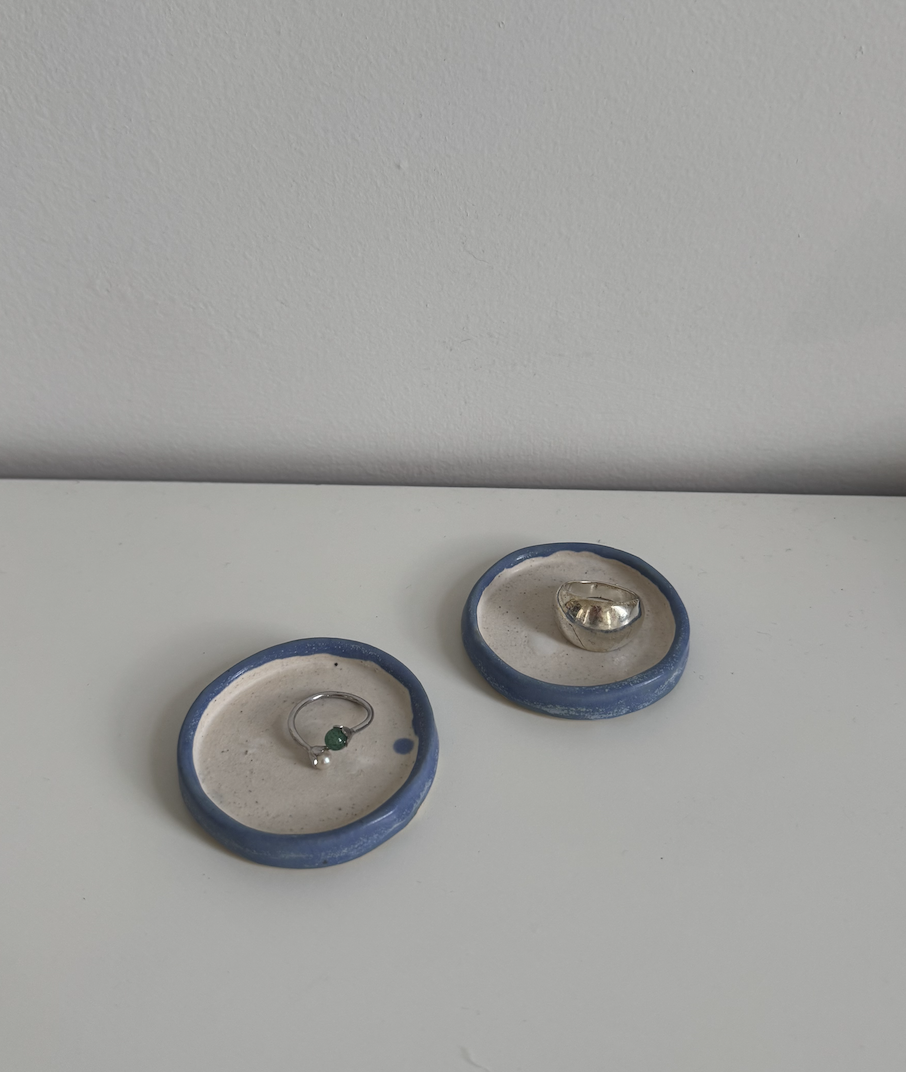 Hanmade Trimmed in Blue Ring Trays