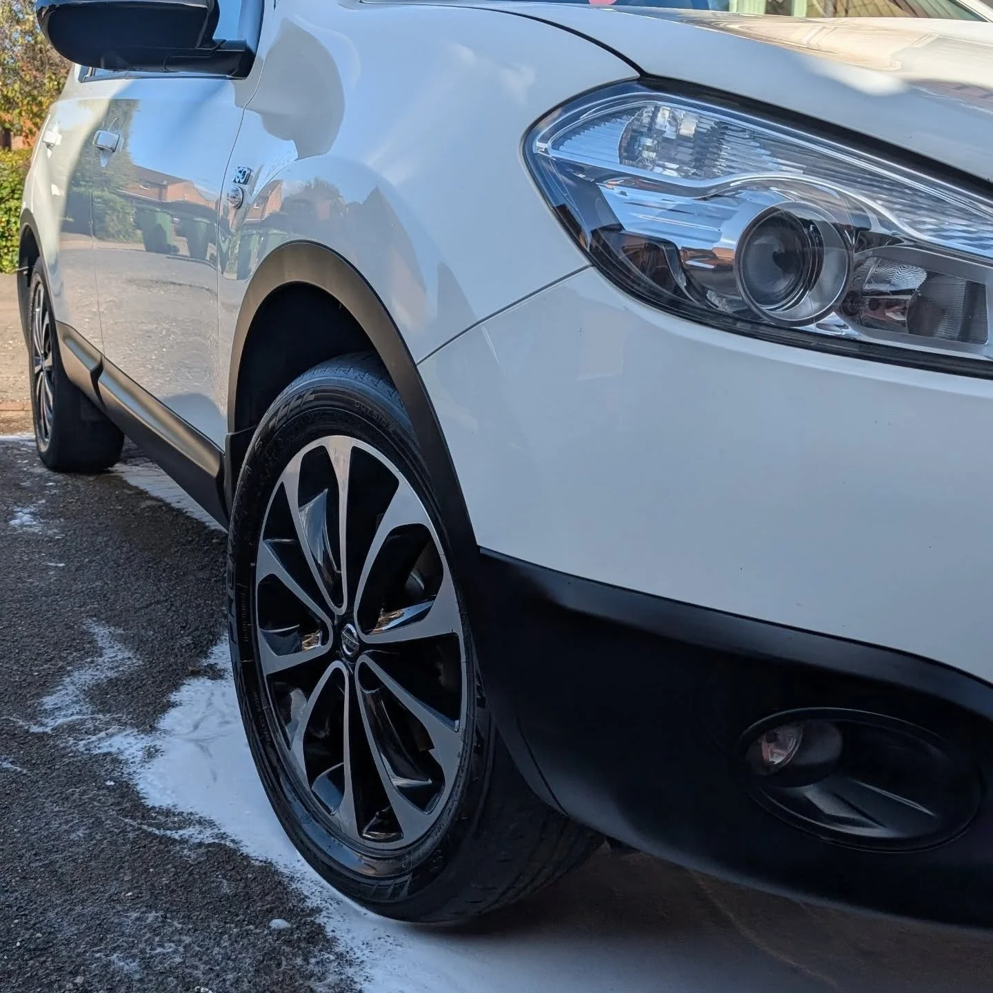 Winter is coming 🥶. Make sure your car is prepared and protected for the weather ahead! DM us for more info 💧
.
.
#detailing #autodetailing #cardetailing #detailingworld #ceramiccoating #carwash #detailersofinstagram #carcare #paintcorrection #cars