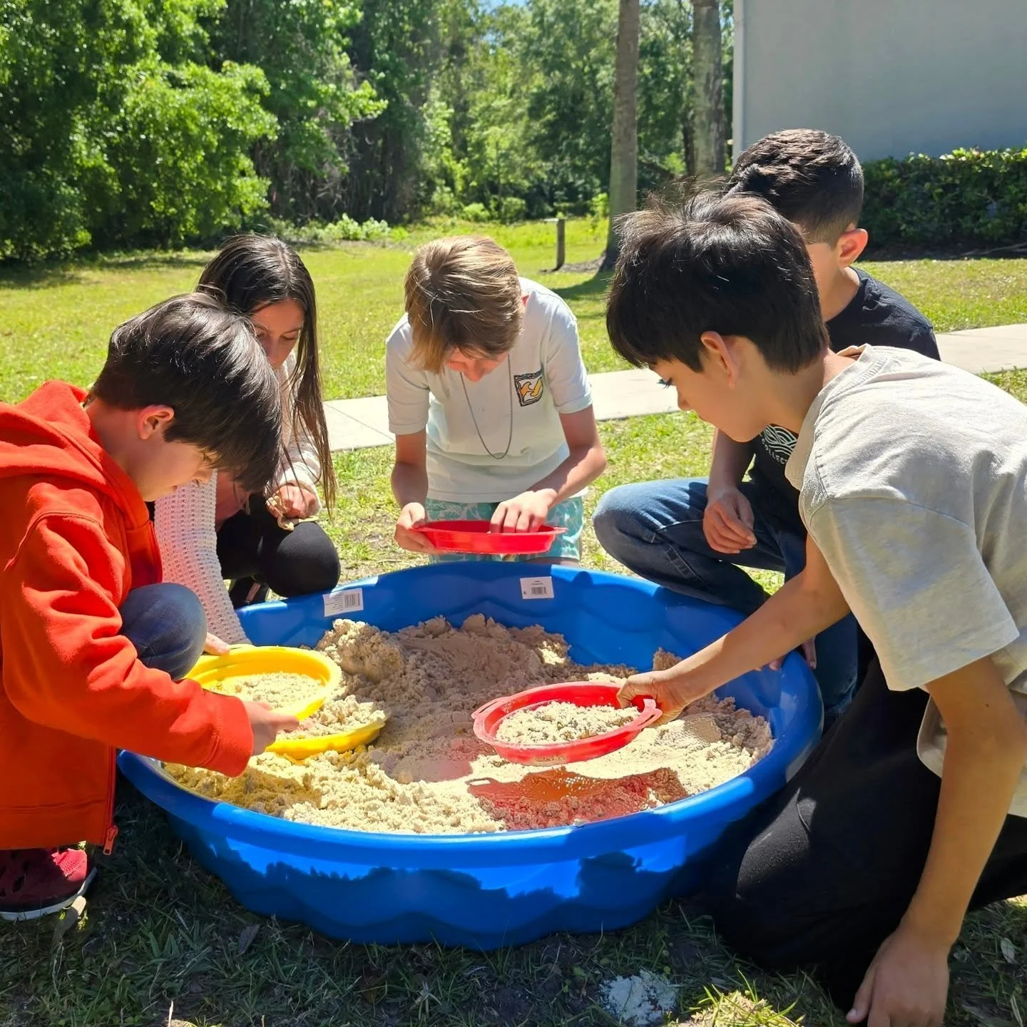 Our Saltwater Collective students traveled back in time for a hands-on simulation of the California Gold Rush! ποΈβοΈ
Panning through sand, sifting for treasure, and discovering history through experience — learning has never been so gritty and
