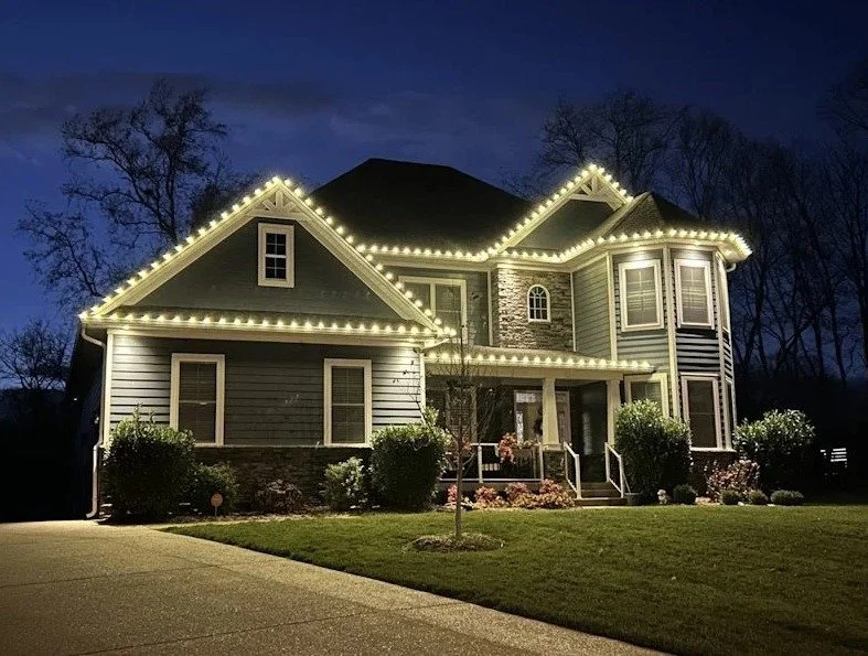 Holiday Lighting in Louisville & Lexington: What Homeowners and Businesses Need to Know