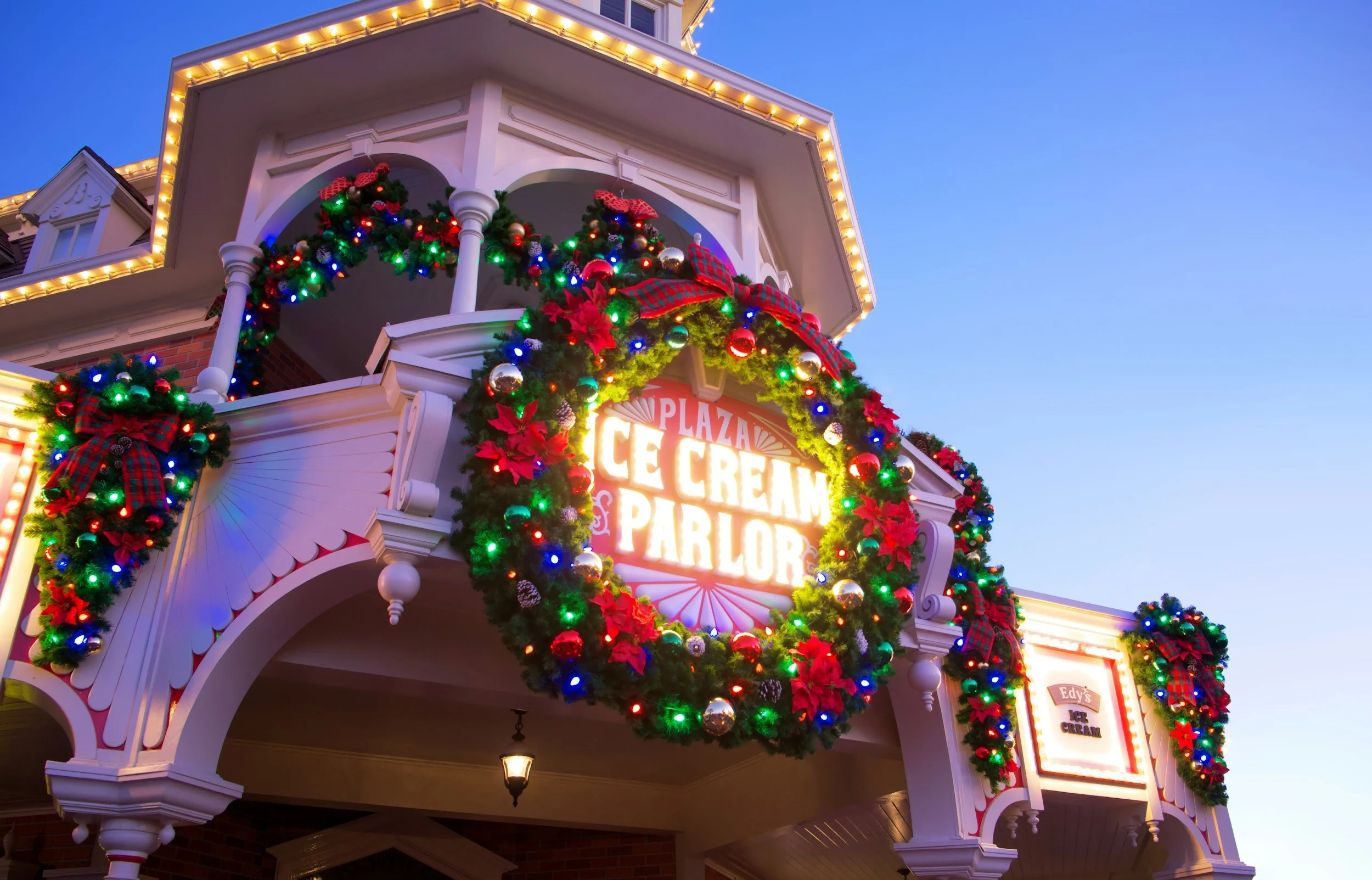 Holiday Lighting in Punta Gorda & Port Charlotte: What Homeowners and Businesses Should Know