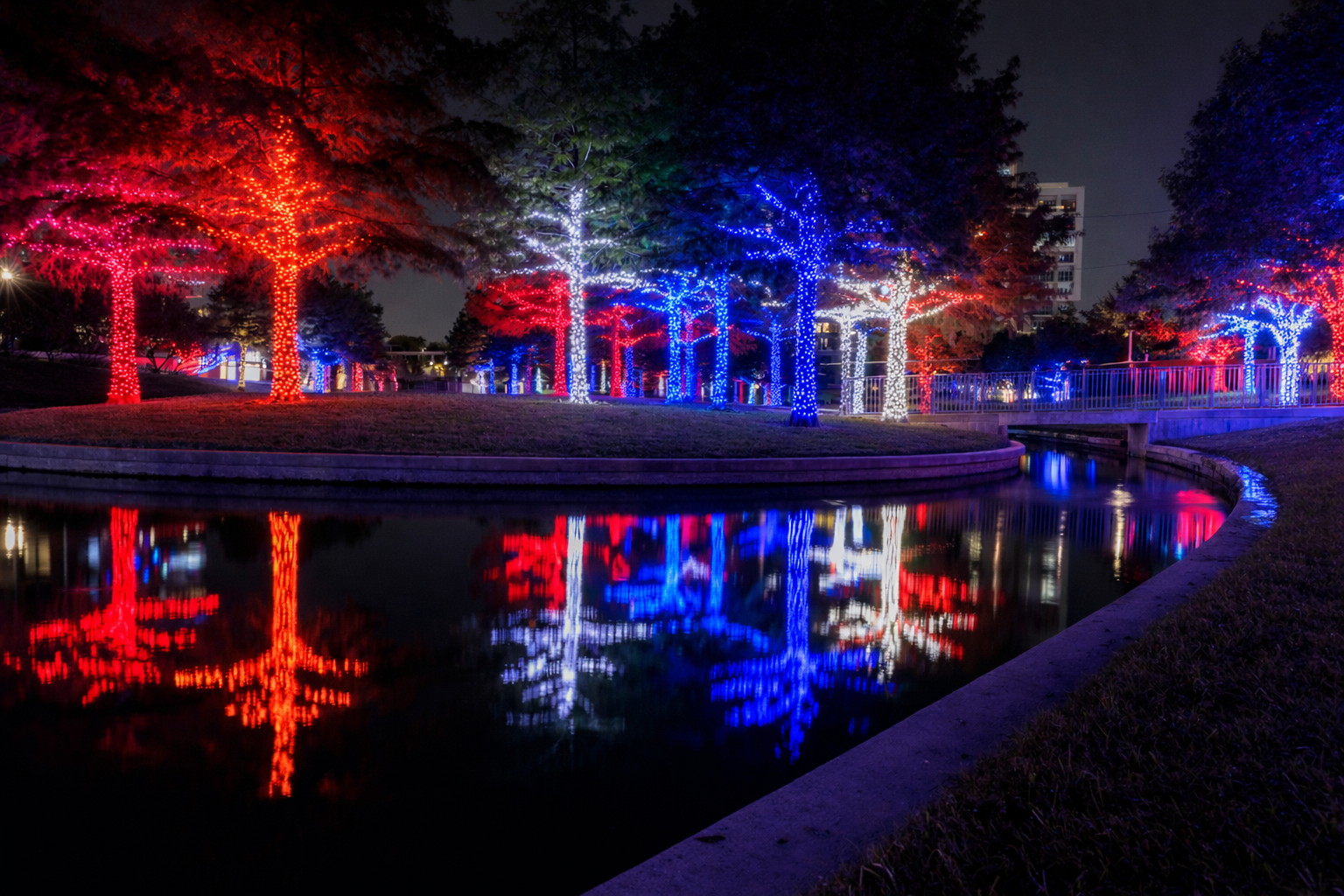Holiday Decorations Act as Visual Marketing