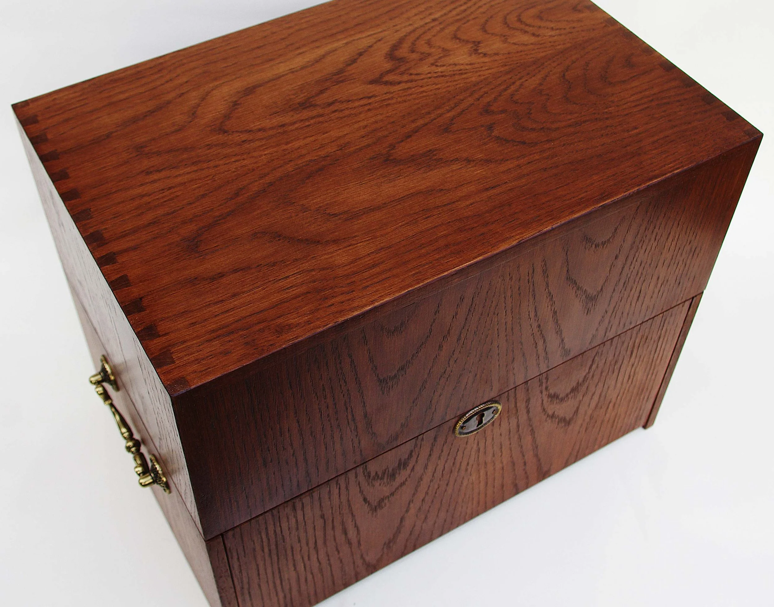 Whisky Box Closed.jpg