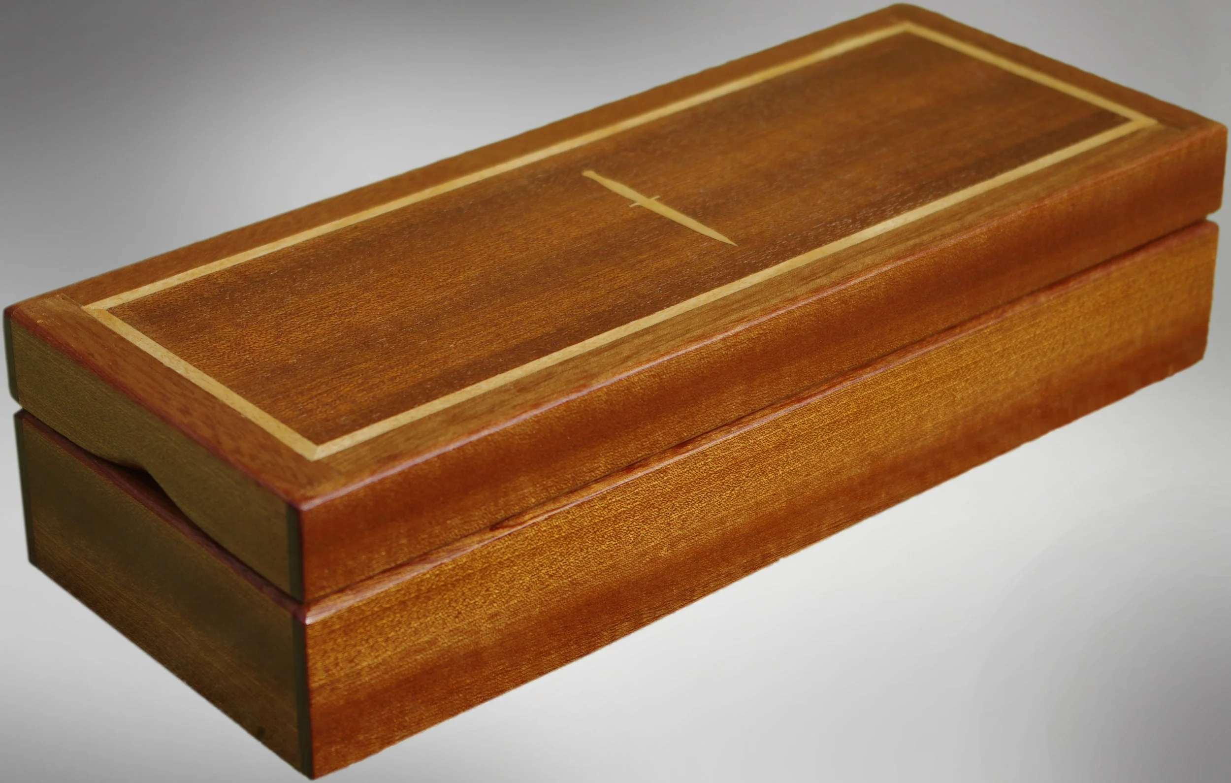 Commando box angled.jpg