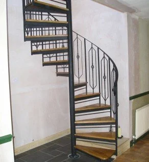 ‘Loughshinny Traditional’ Spiral Stairs.
‘Traditional’ style Spiral Stairs with Wrought Iron Handrail & Basket balustrade.