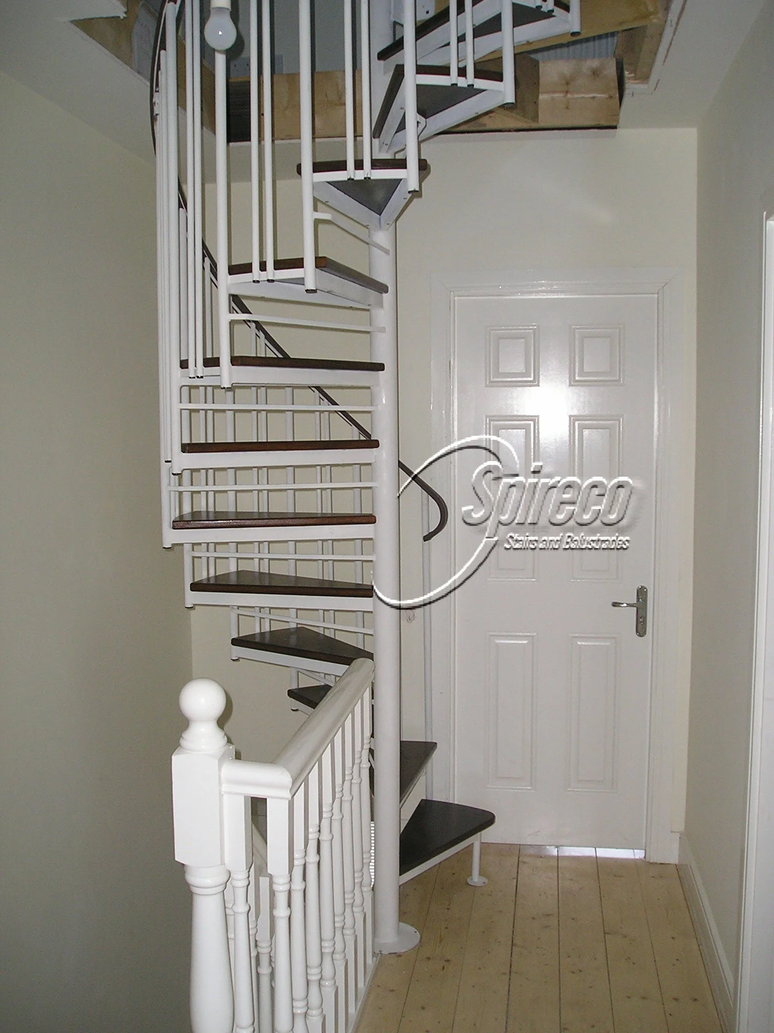 ‘Beaupark Executive’ Spiral Stairs.
Steel framed Spiral Stairs with Hardwood treads and vertical tubular Balustrade limiting gaps in keeping with Child Safety Regulations.