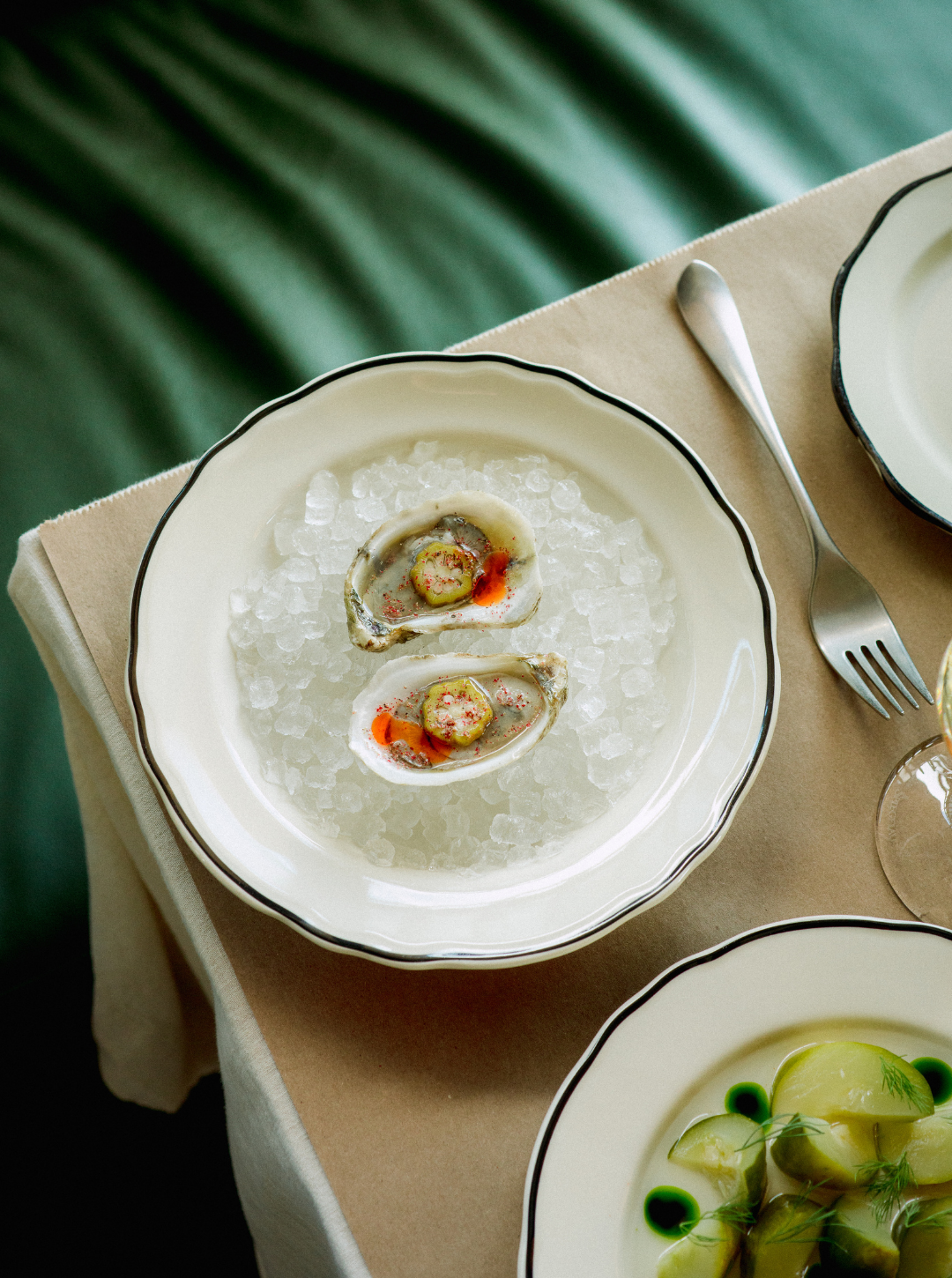 LE CALAMAR oysters.png