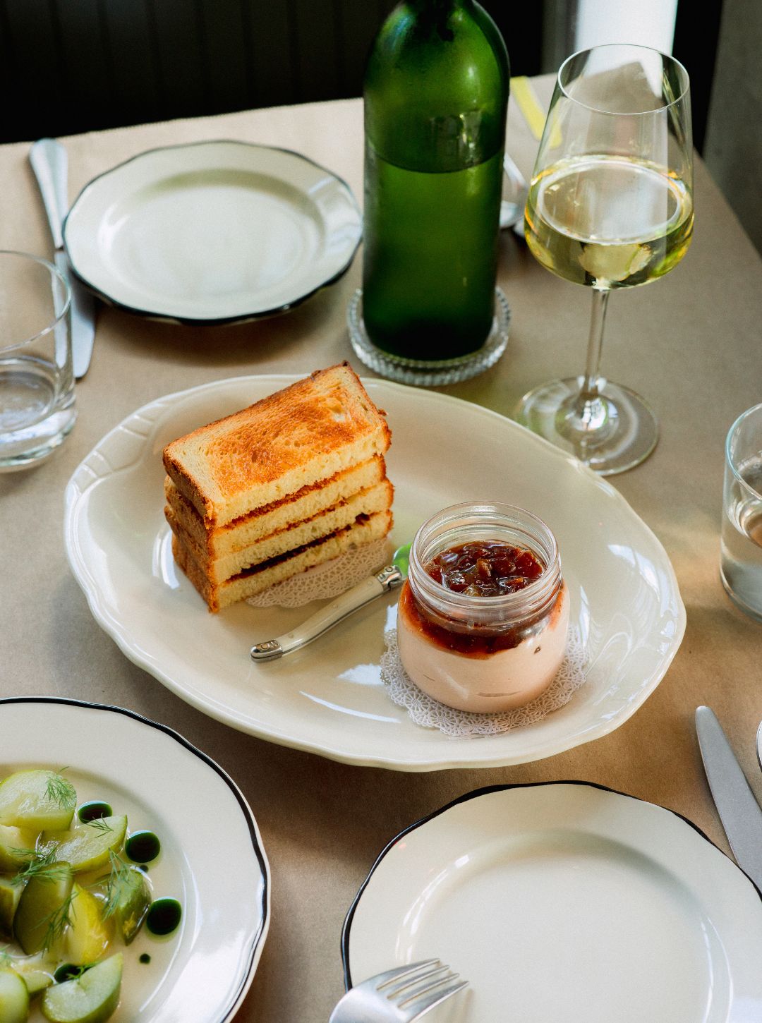 LE CALAMAR spread.png