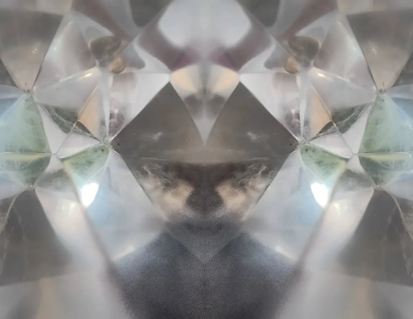 Quartz macro photography, mirrored 
"Supremecy"
Wars are a distraction.