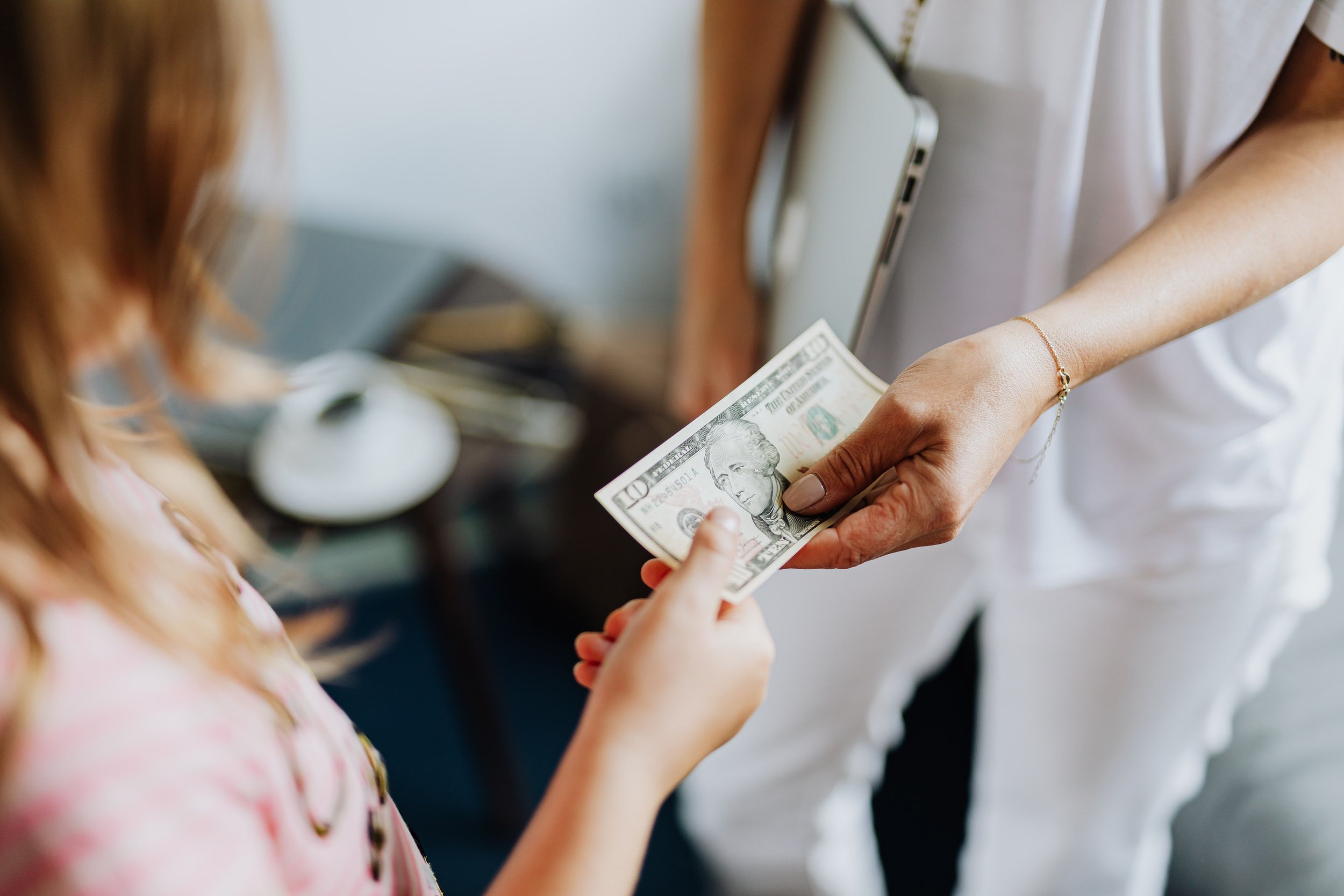 How to Handle a Refund Request as a Female Founder