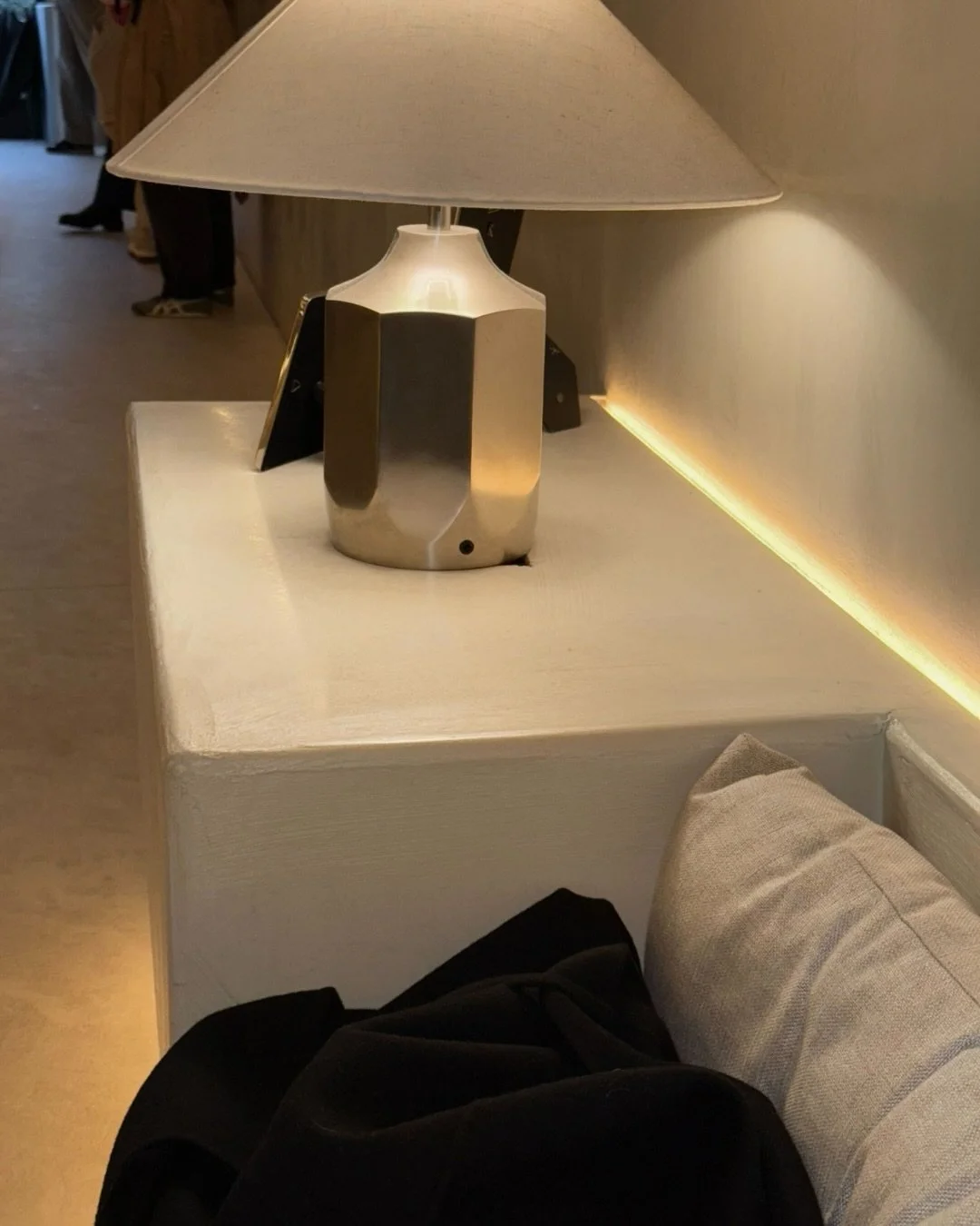 Glimpses from my recent LA inspiration break.
Wood, stone, chrome, pattern, color. Design details that kept catching my eye. 

We&rsquo;ve lived in neutrals at The Loft for years, but this trip made me want to explore a bit more vibrance within our c