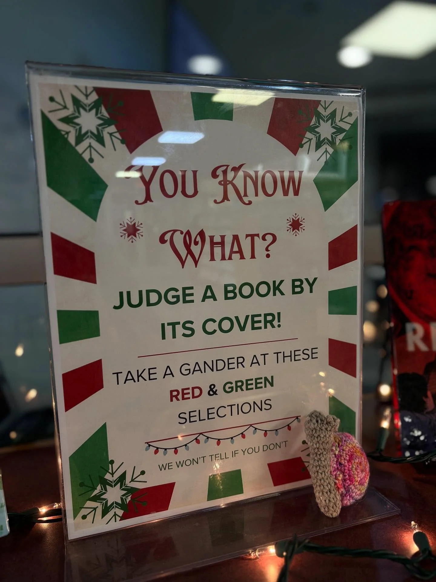 The Duncan Snailibrarian invites you to check out our festive red and green holiday book display - and, while you&rsquo;re at it, maybe pick up some gifts on the fiction sale shelf! Also, stay tuned for more Snailibrarian back story ;)
#FODL #alexand