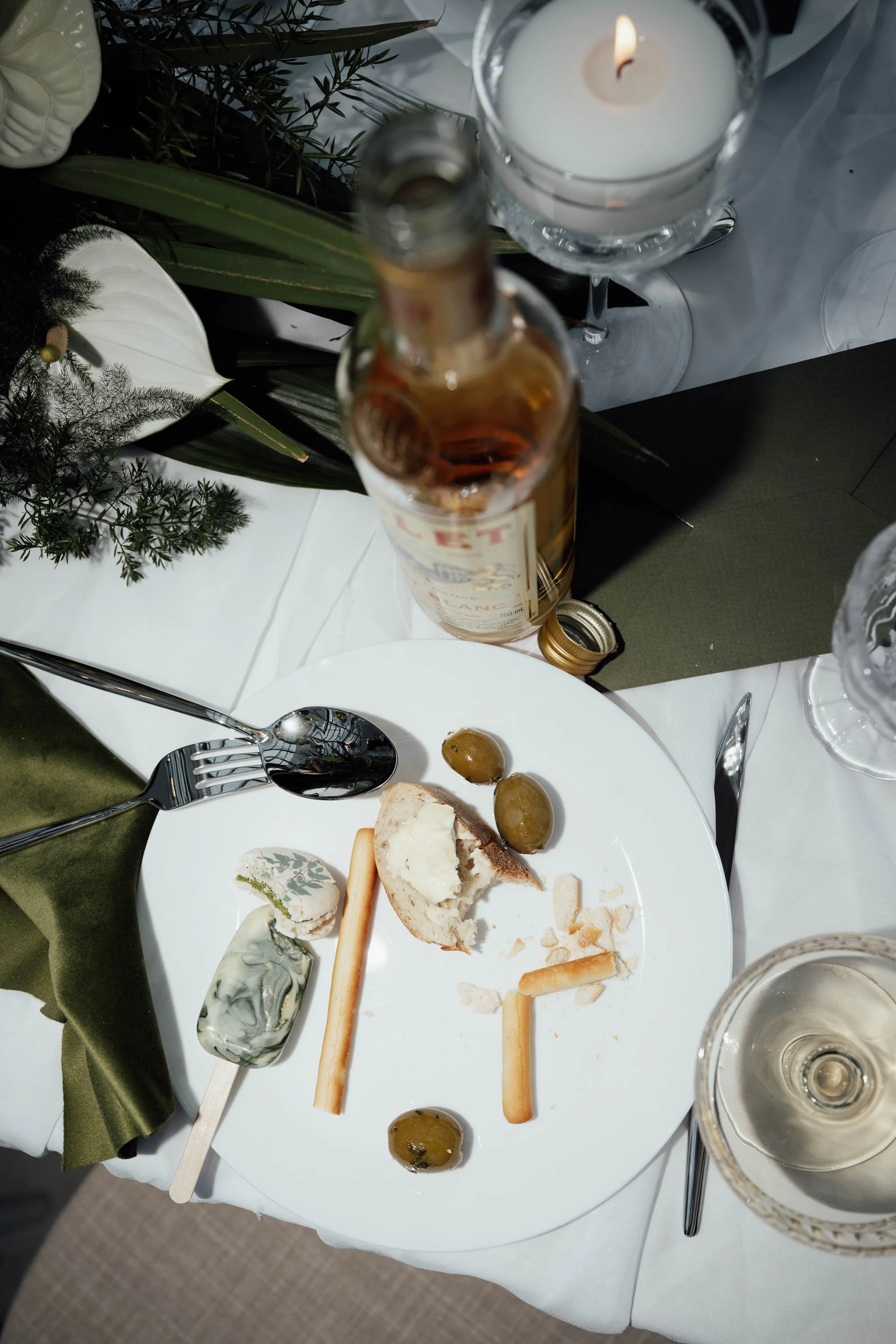 wedding-party.photography-messy-table.jpg