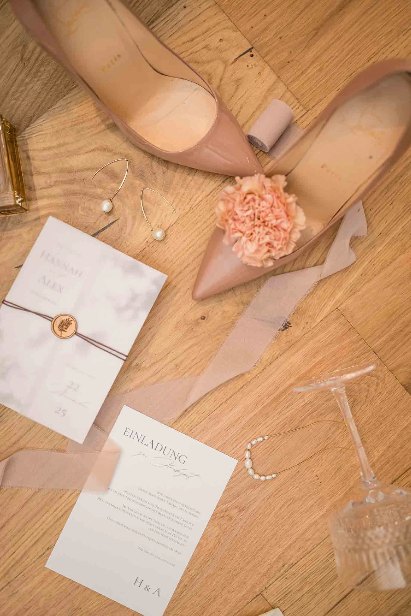 Wedding_Flatlays_Louboutins_Stuttgart_Al_Weddings.jpg