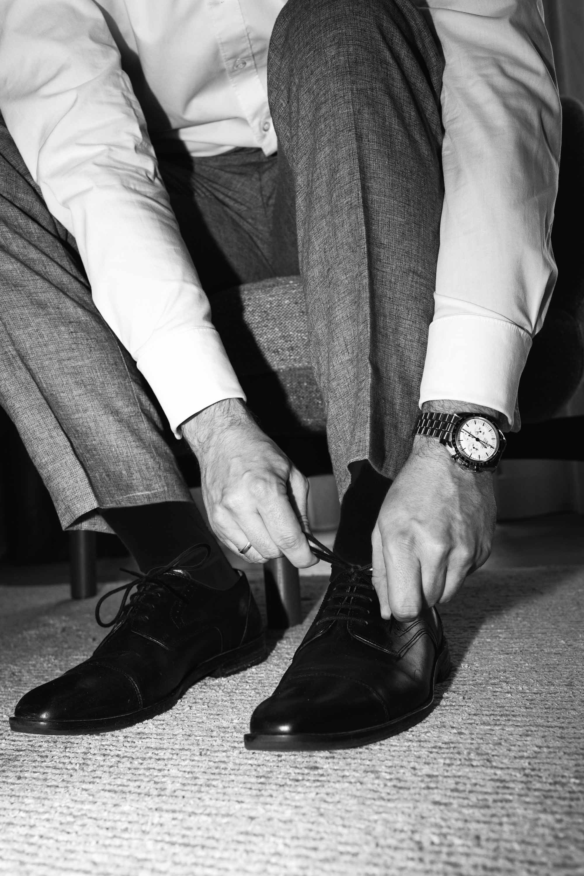 groom-getting-ready-detail-weding-photographer-germany.jpg