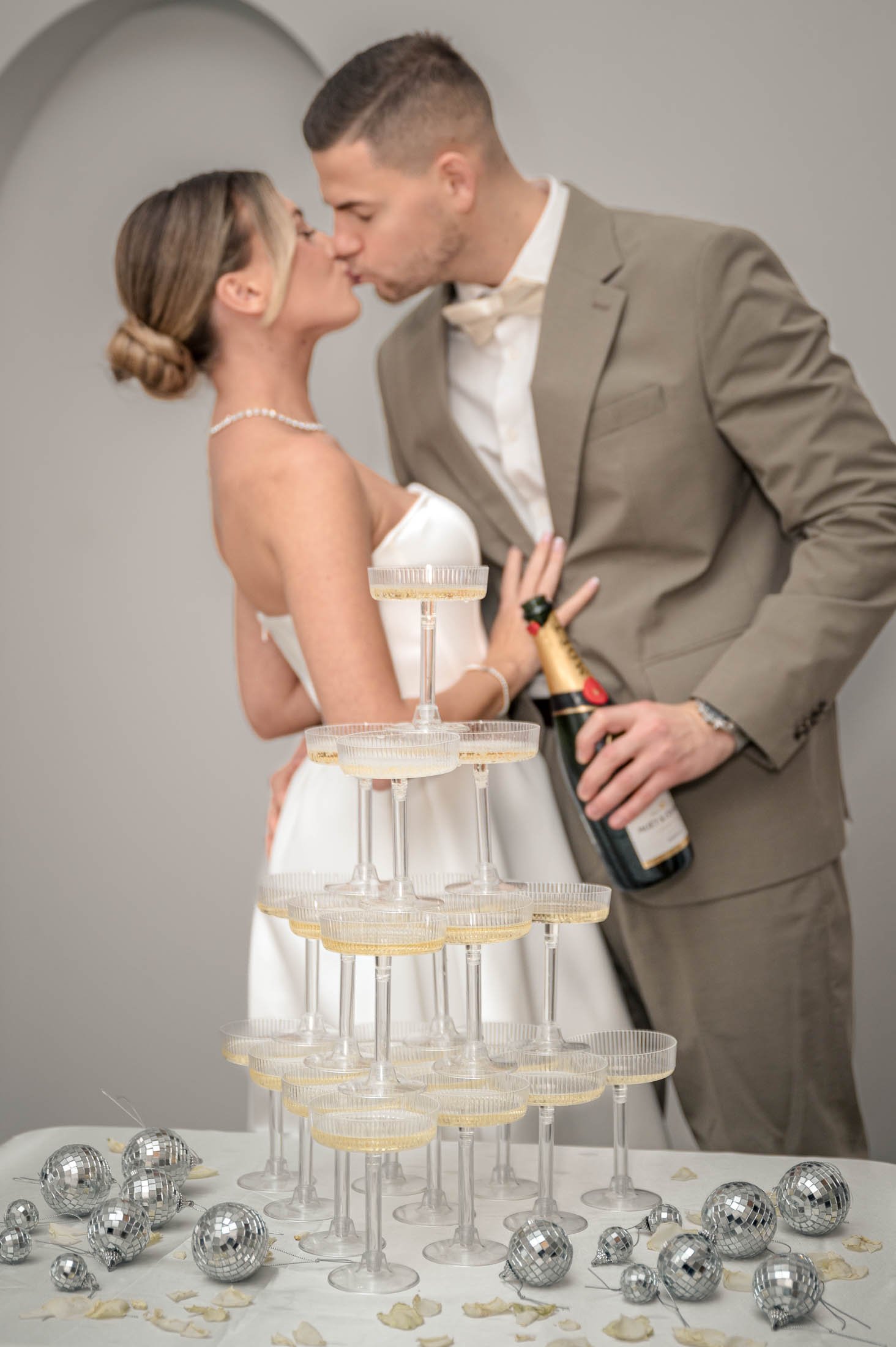 champagnerturm-party-hochzeit.jpg